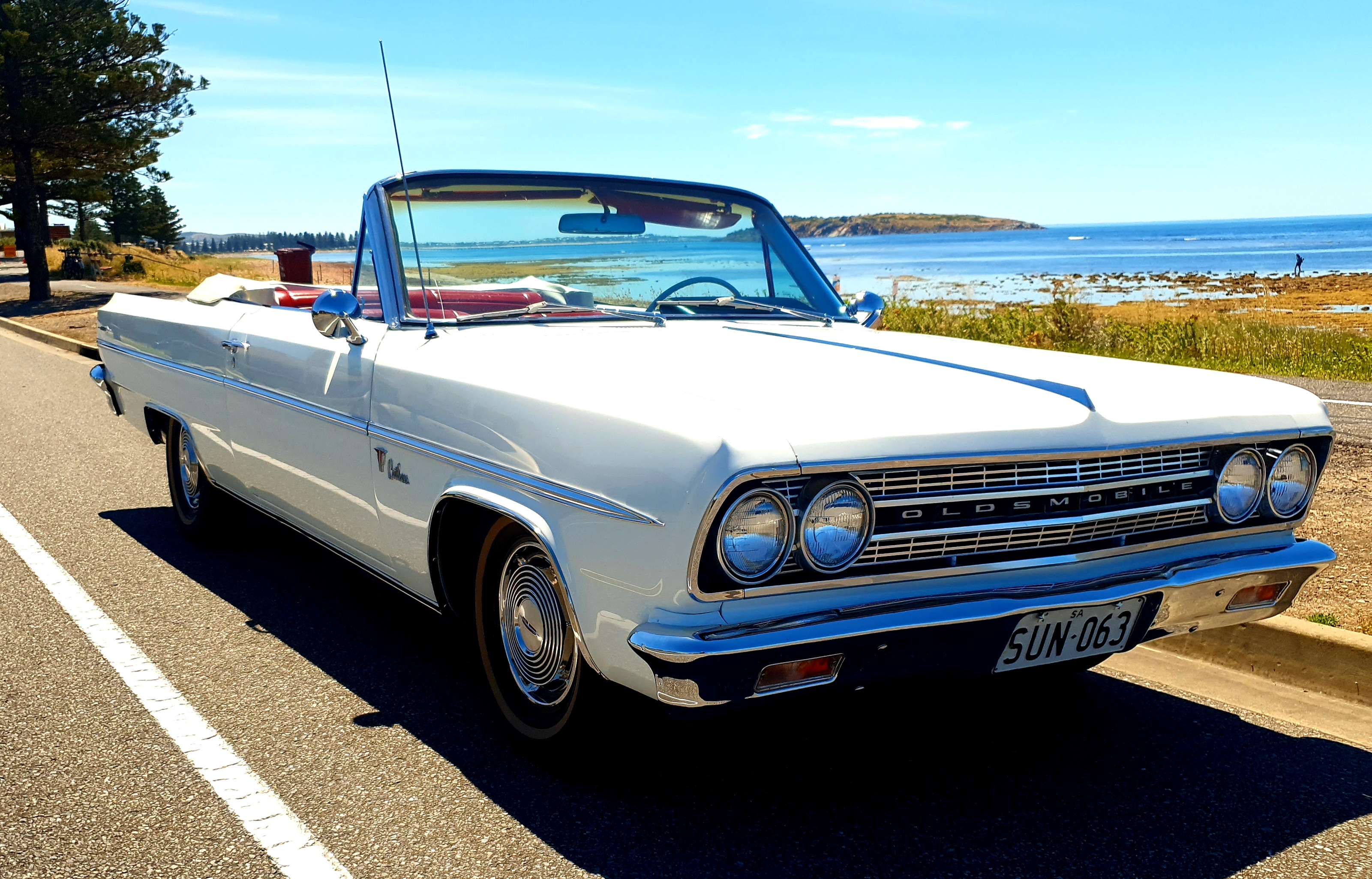 1963 OLDSMOBILE CUTLASS CONVERTIBLE