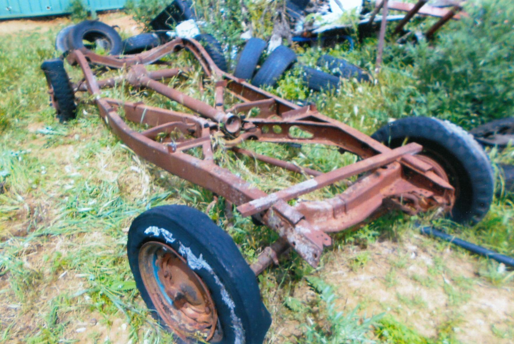 FORD 1937/38 CAR CHASSIS