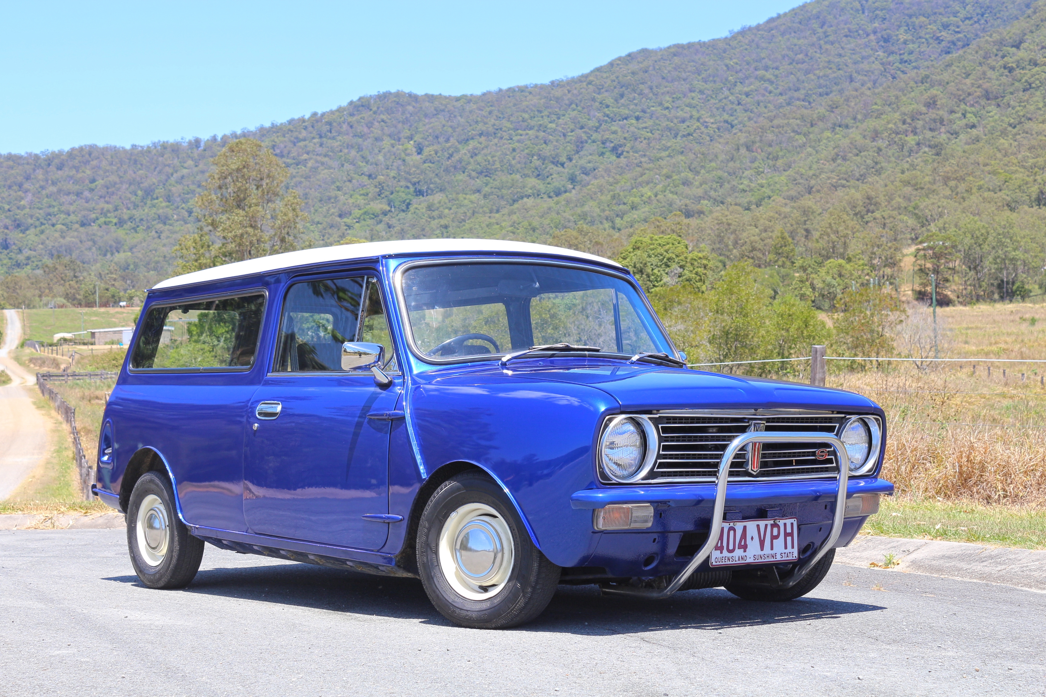 1974 LEYLAND MINI VAN