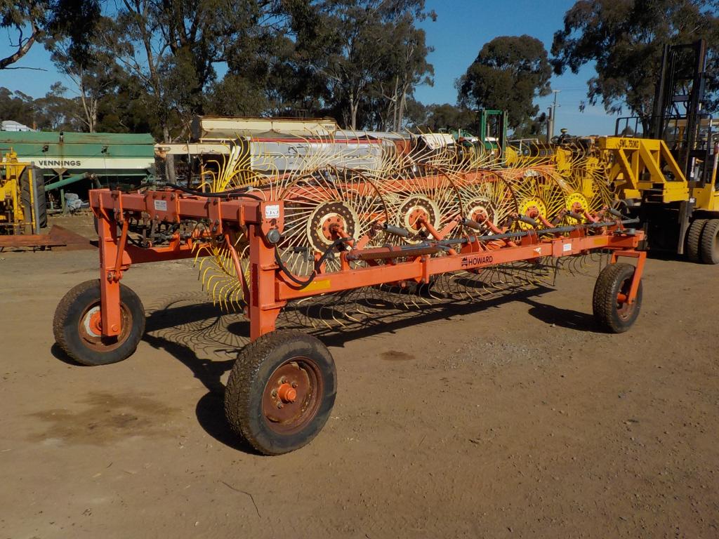 Howard V10 Hay Rake
