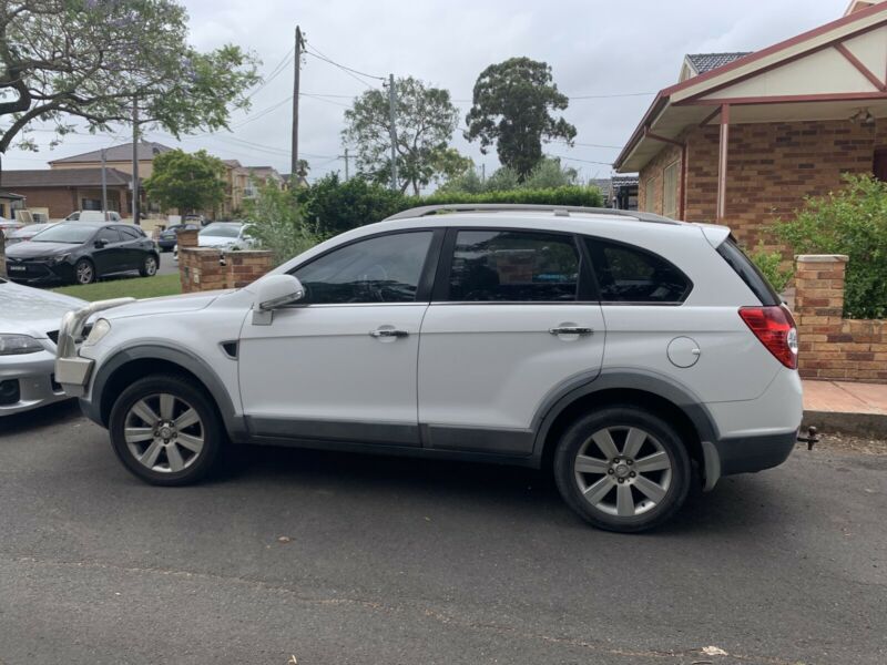 2009 HOLDEN CAPTIVA CG MY10 LX (4x4) 5 SP AUTOMATIC 