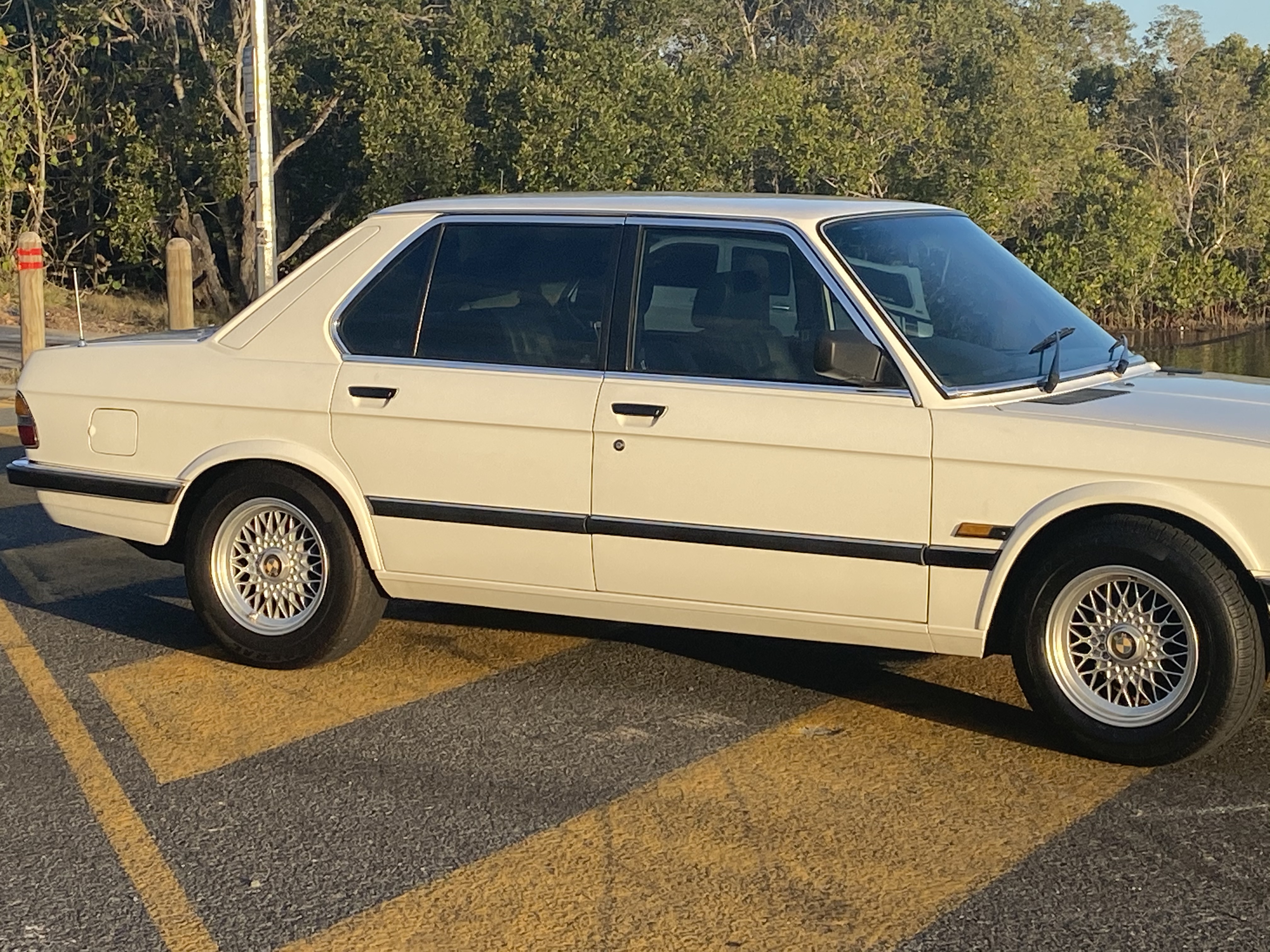 1986 BMW 5 35i EXECUTIVE SEDAN