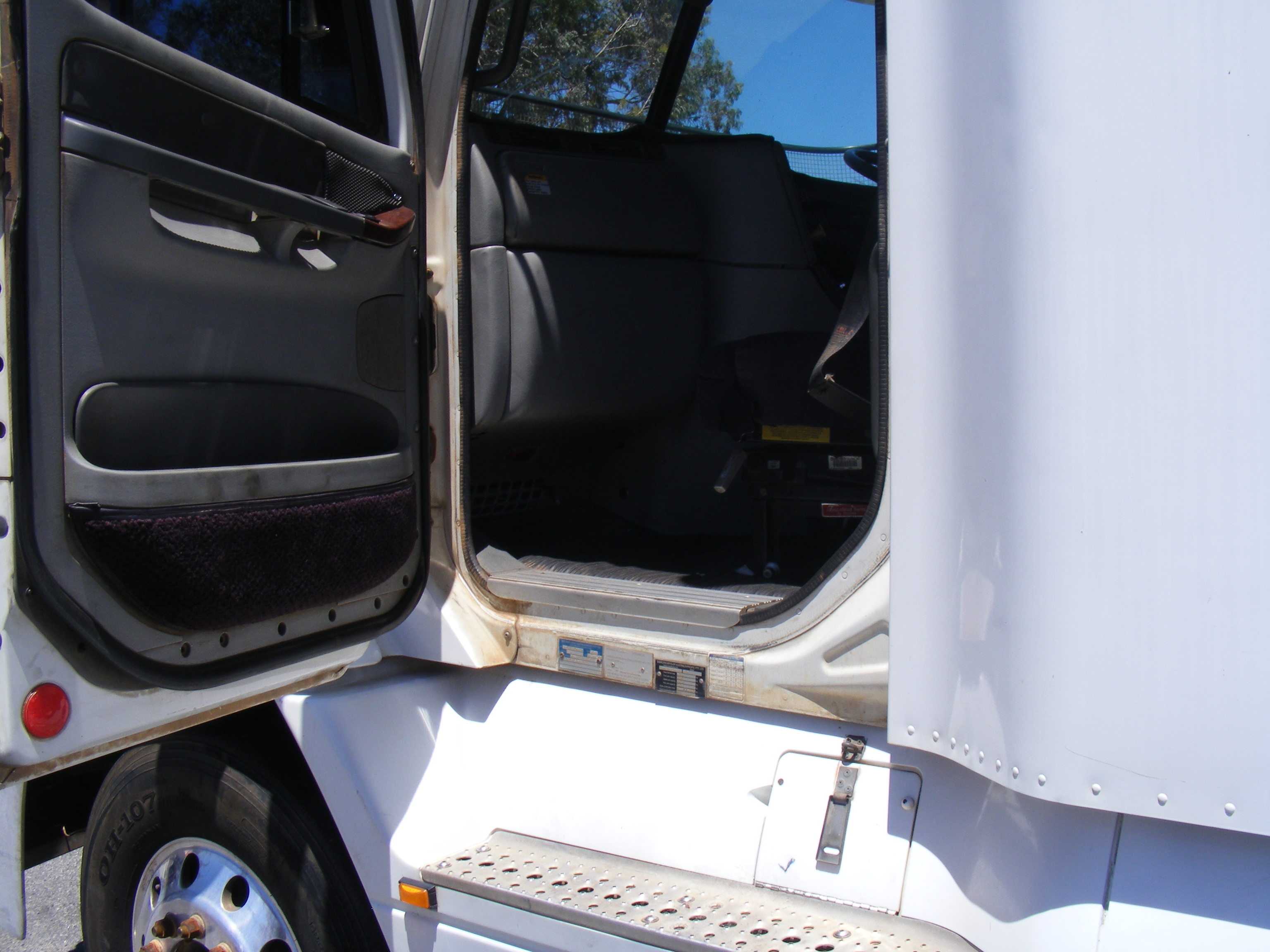 2001 FREIGHTLINER C 112 CENTURY CLASS (6x4) 18 SP MANUAL P/MOVER