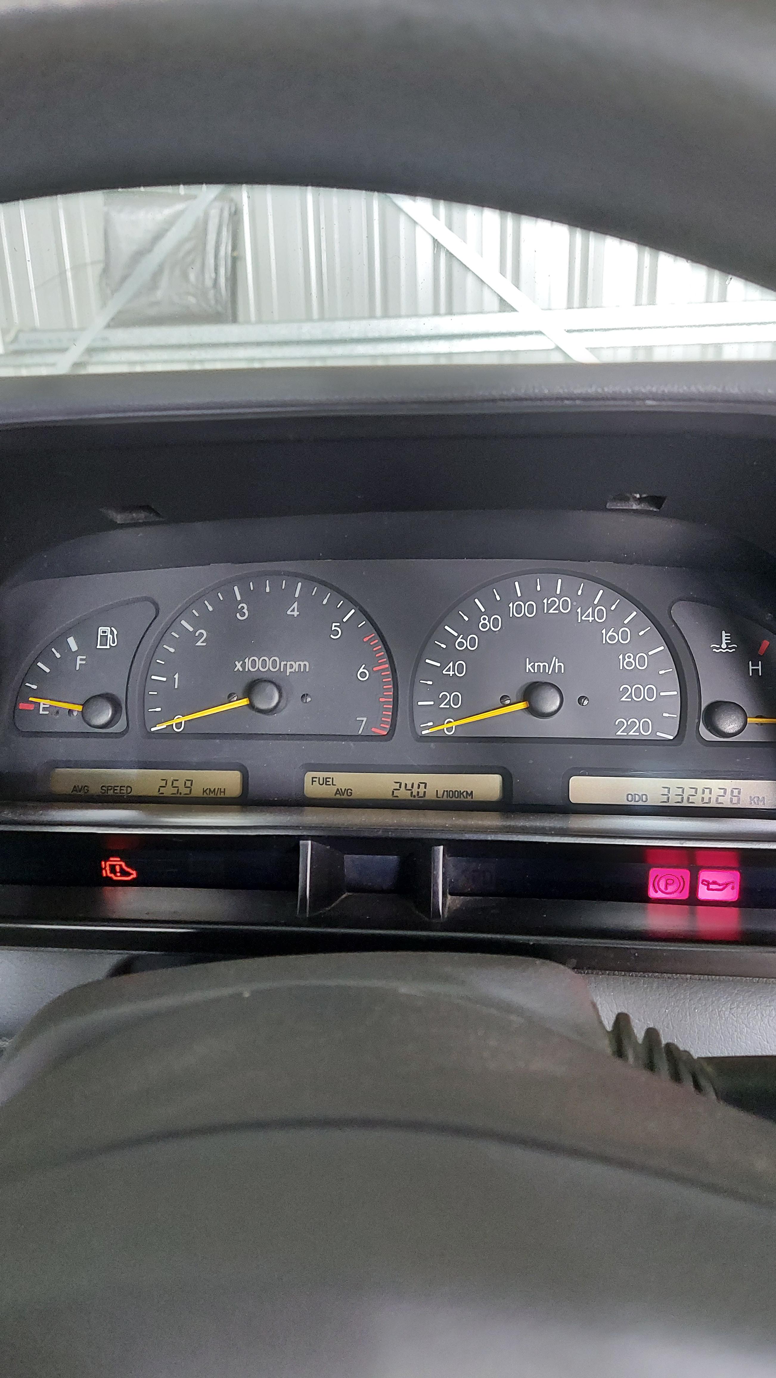 1990 HOLDEN CALAIS VN SEDAN
