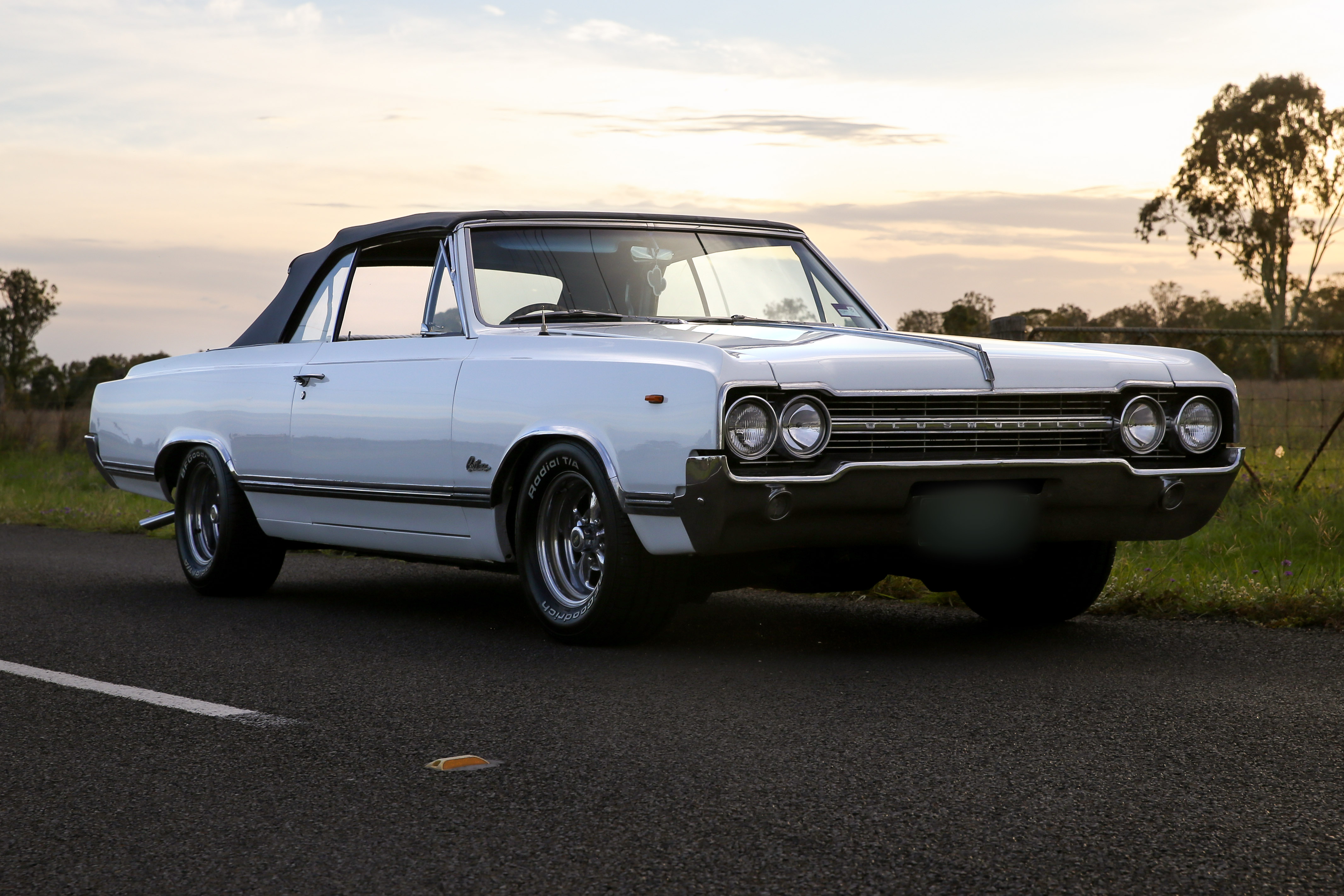 1965 OLDSMOBILE CUTLASS CONVERTIBLE