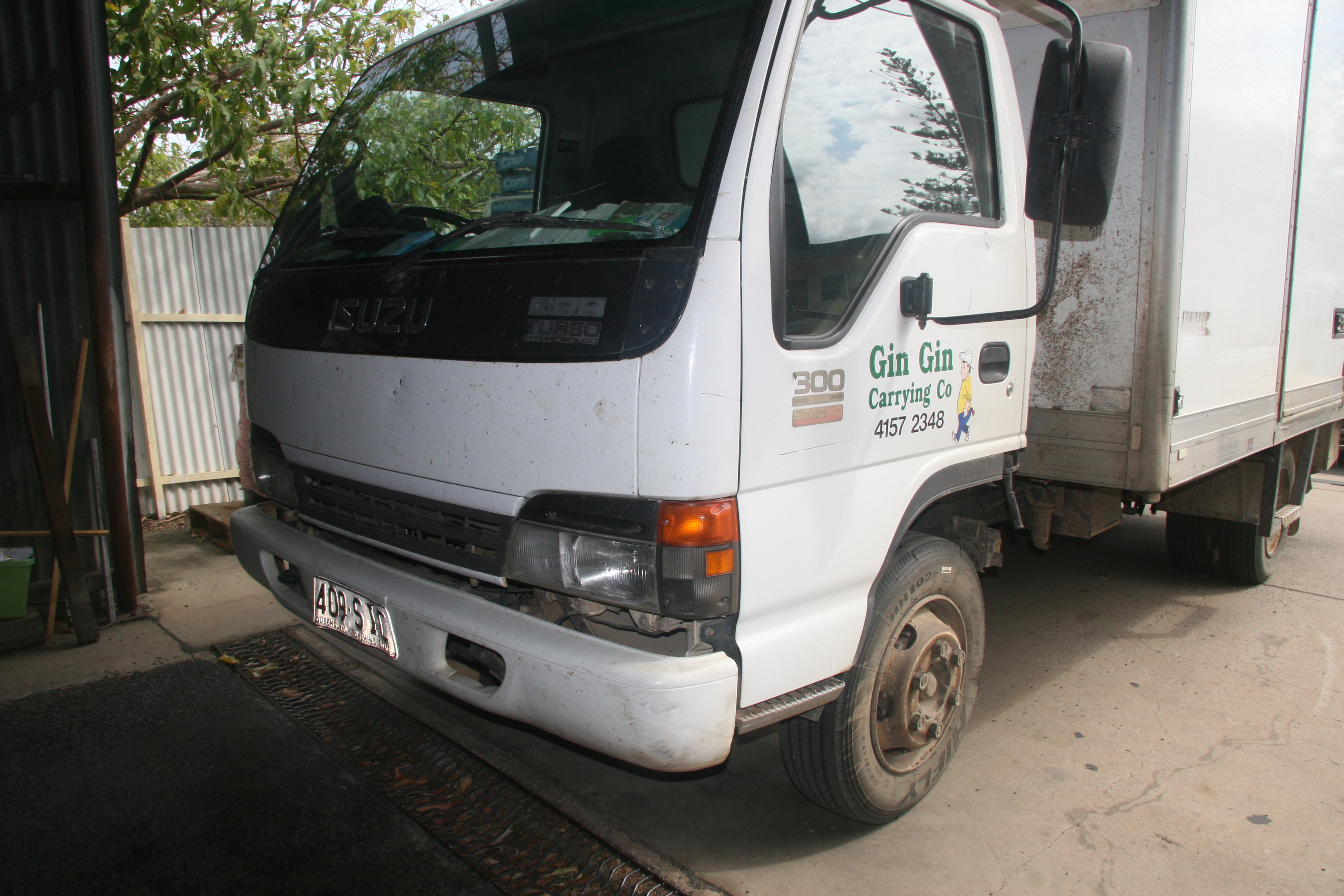2004 ISUZU NPR NC 300 PANTECH