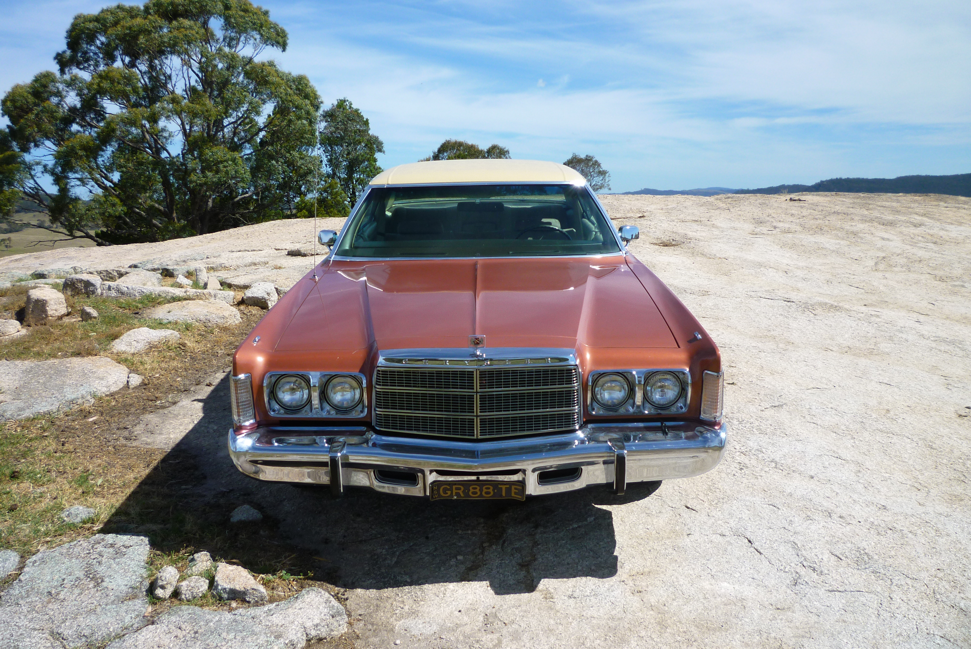 1975 CHRYSLER NEW YORKER BROUGHAM SEDAN