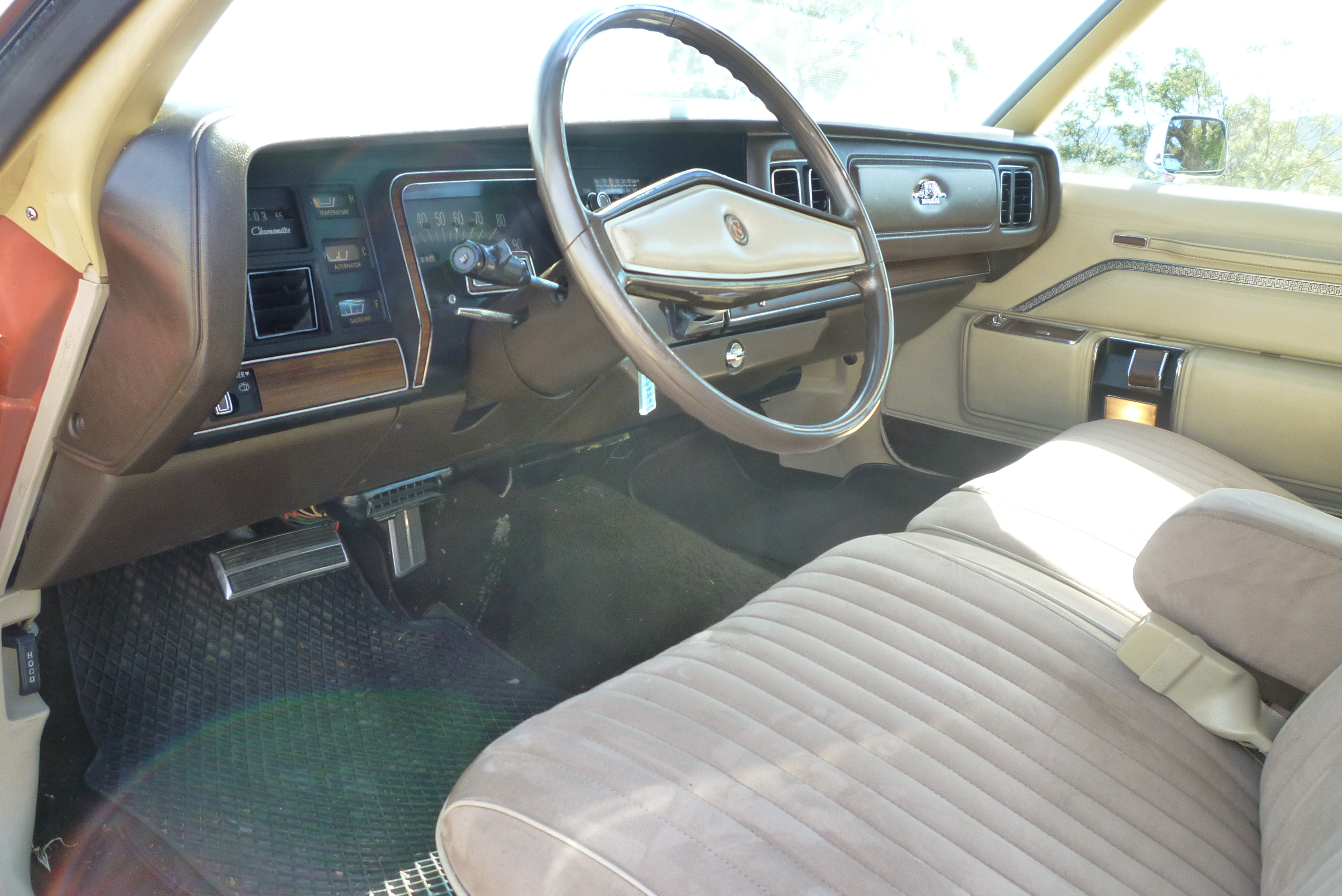 1975 CHRYSLER NEW YORKER BROUGHAM SEDAN