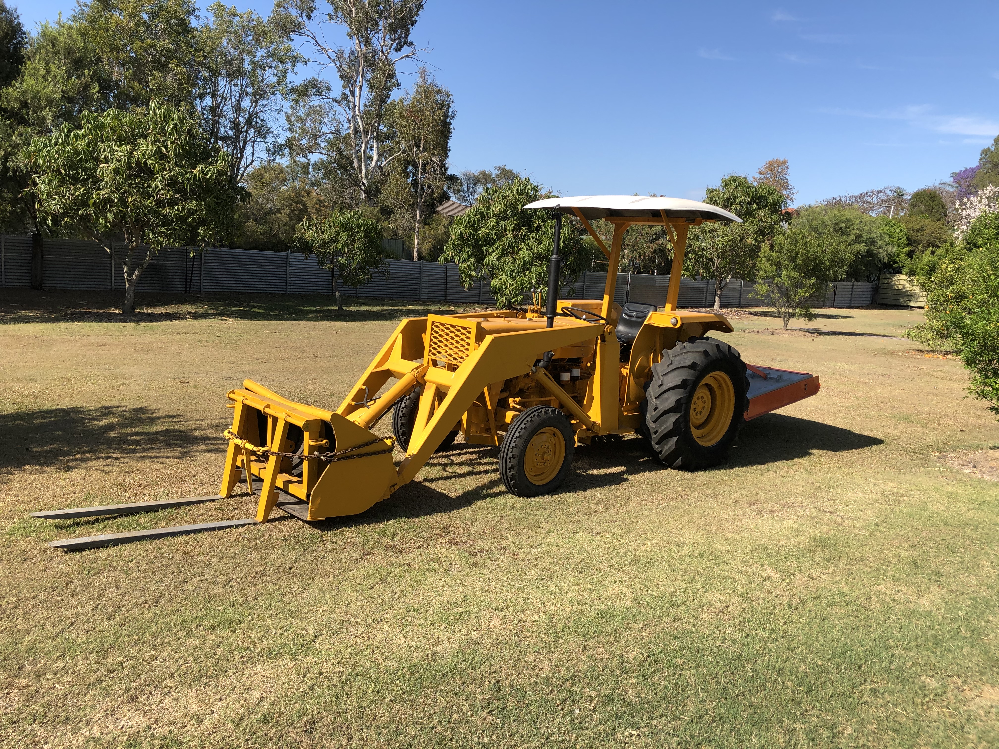 MASSEY FERGUSON MF20 INDUSTRIAL FEH TRACTOR SLASHER