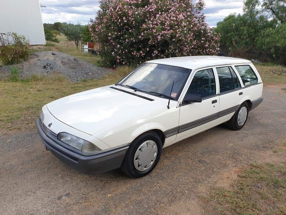 1986 HOLDEN COMMODORE VL EXECUTIVE WAGON