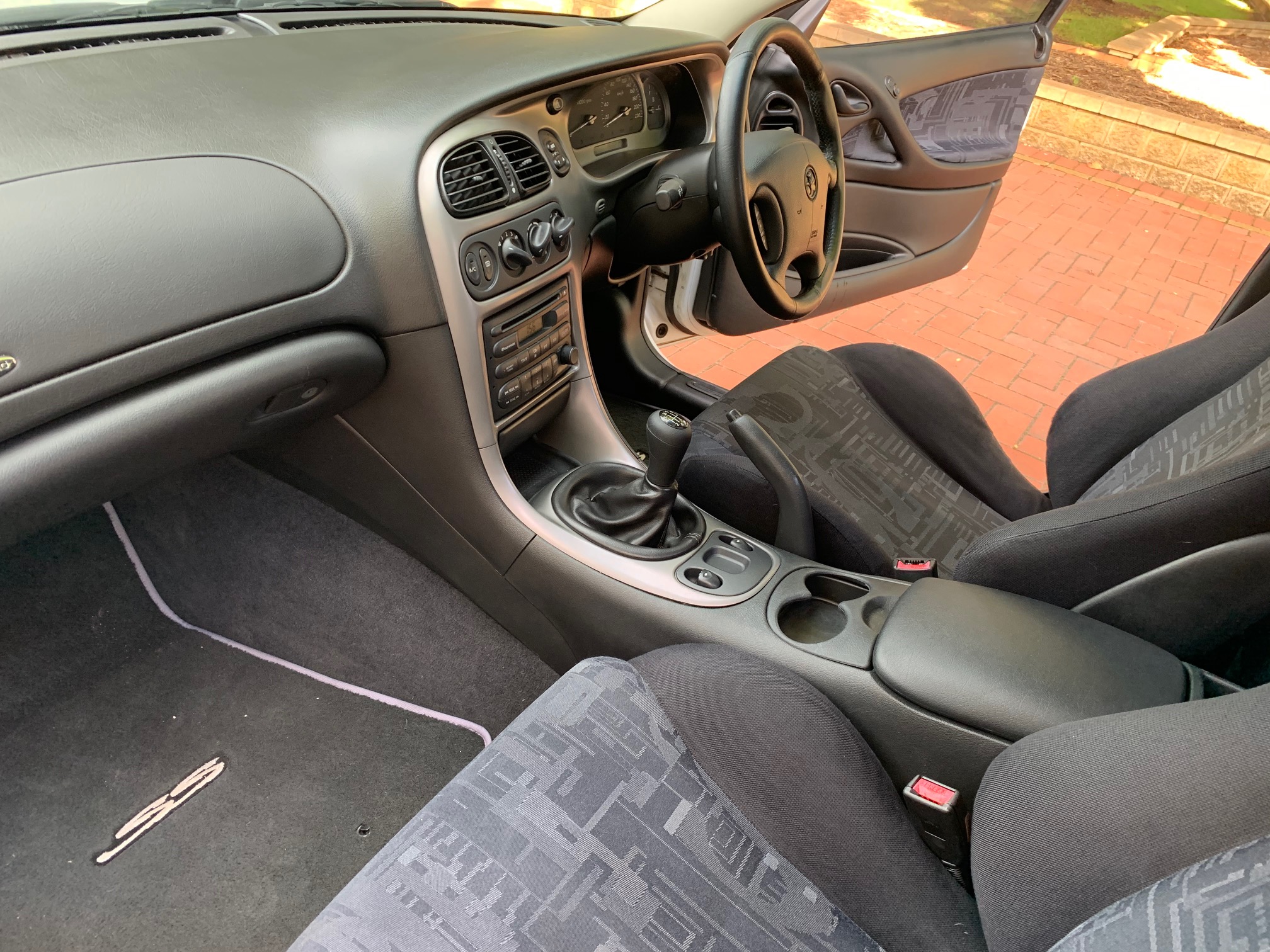 2002 HOLDEN COMMODORE SS UTE 