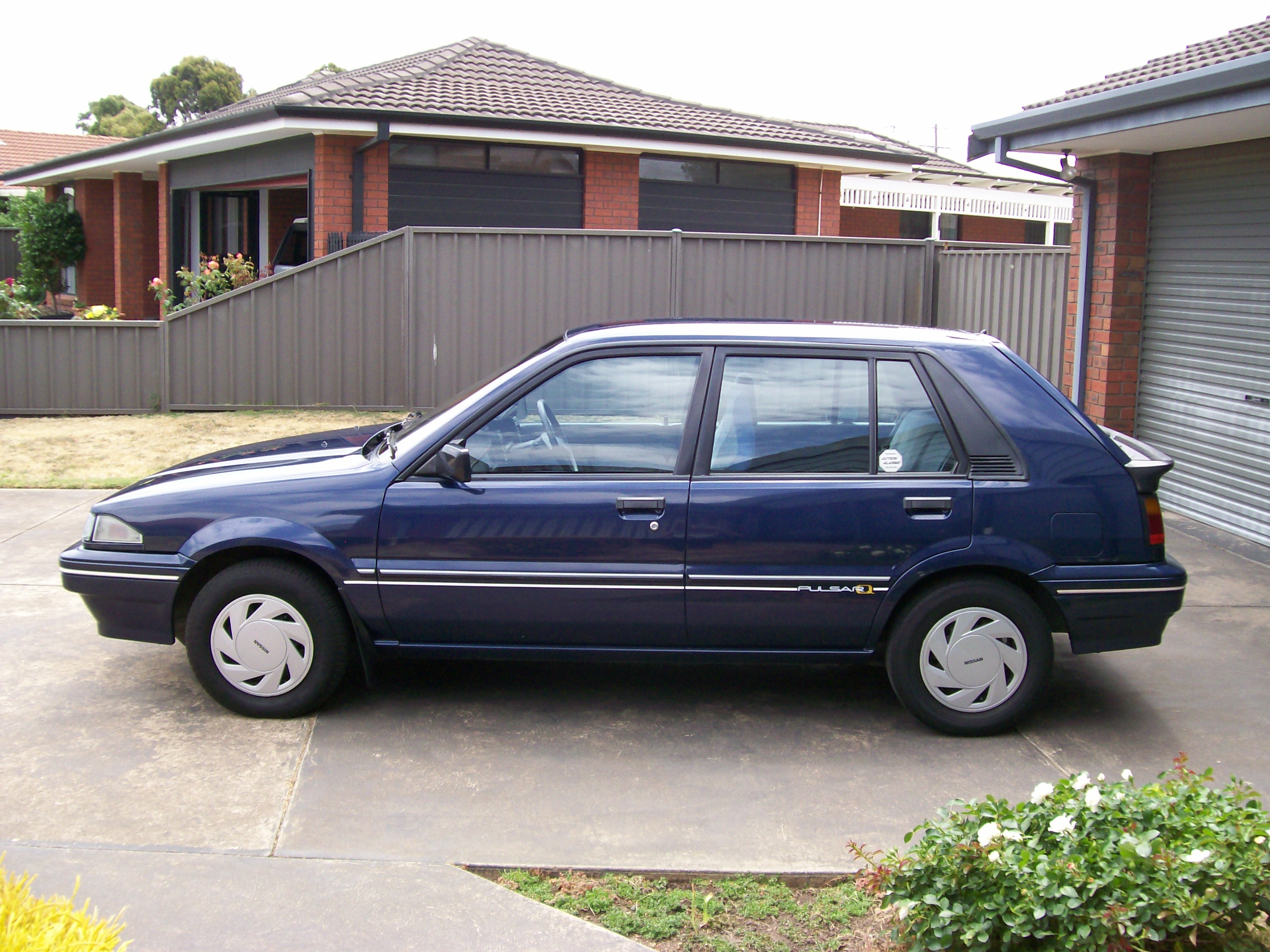 1988 NISSAN PULSAR Q 5D HATCHBACK