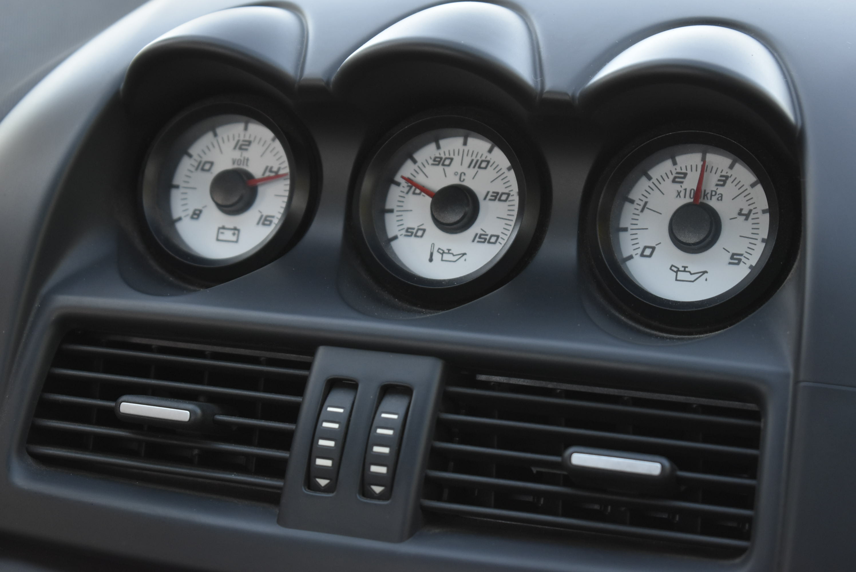 2007 HSV MALOO E SERIES R8 UTILITY