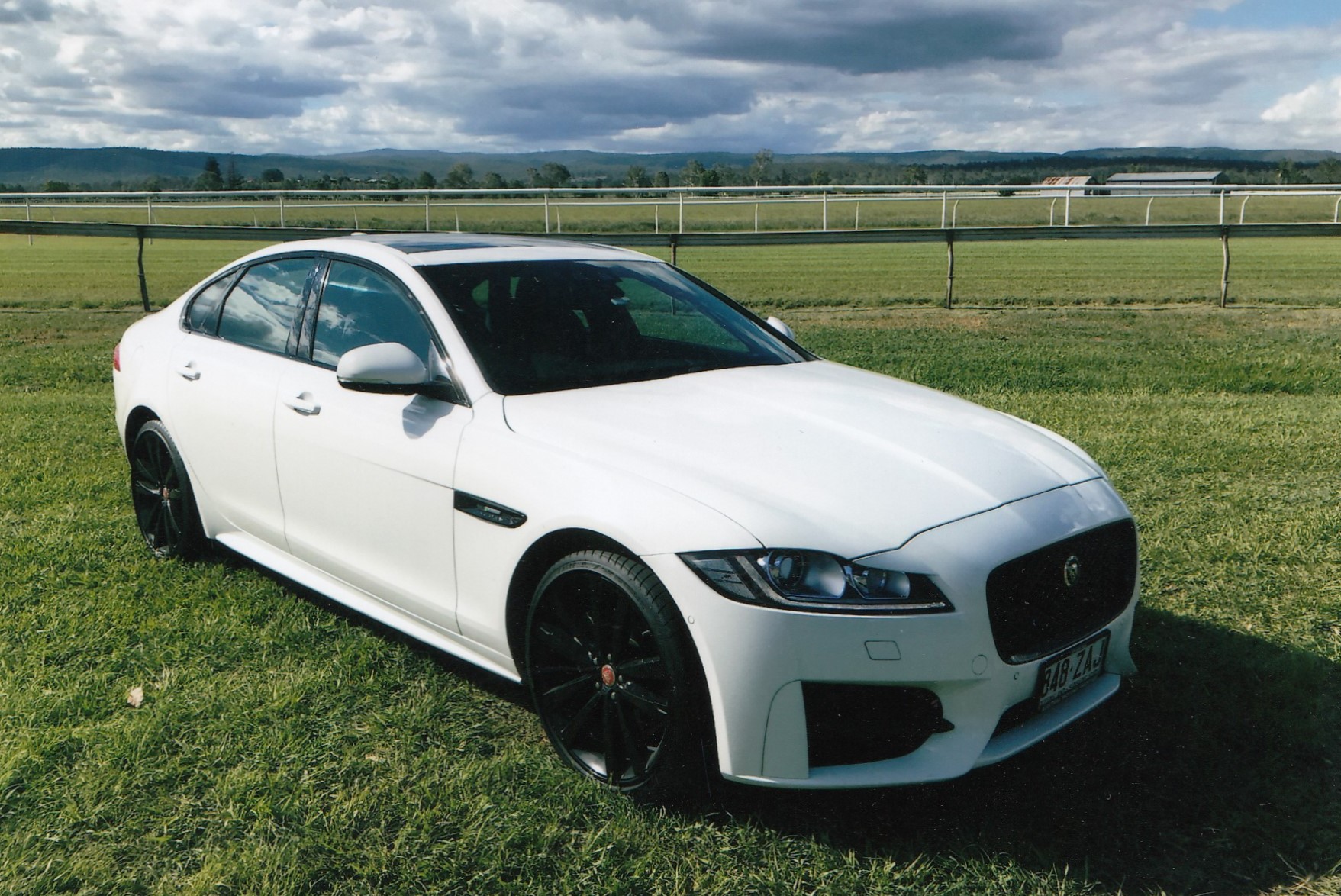 2018 JAGUAR XF SEDAN