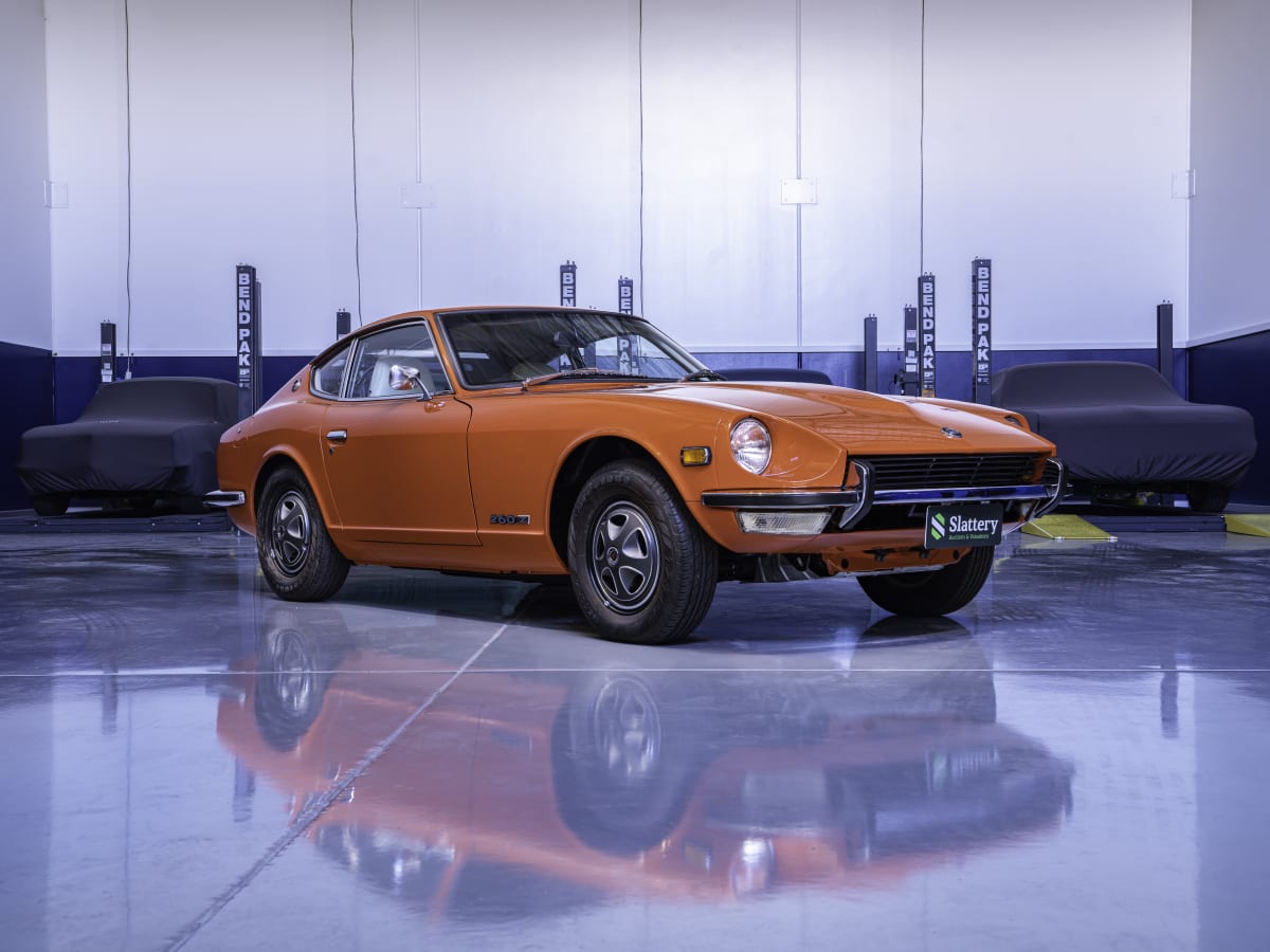 1975 DATSUN 260Z SPORTS COUPE 