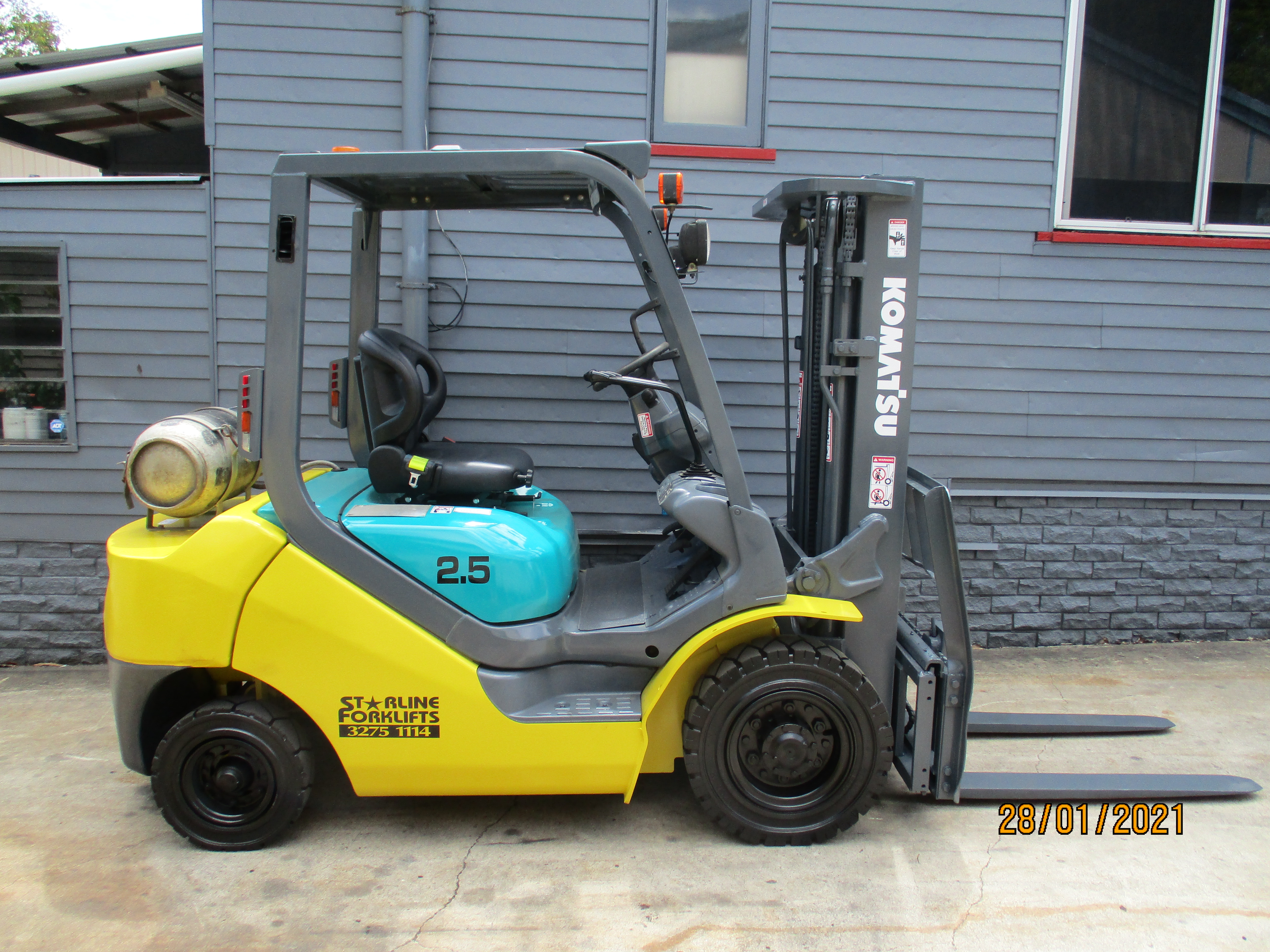 2005 Komatsu FG25HT-6 2.5 Ton Forklift