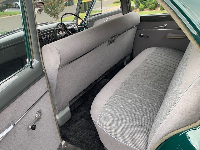 1954 FORD CUSTOMLINE SEDAN