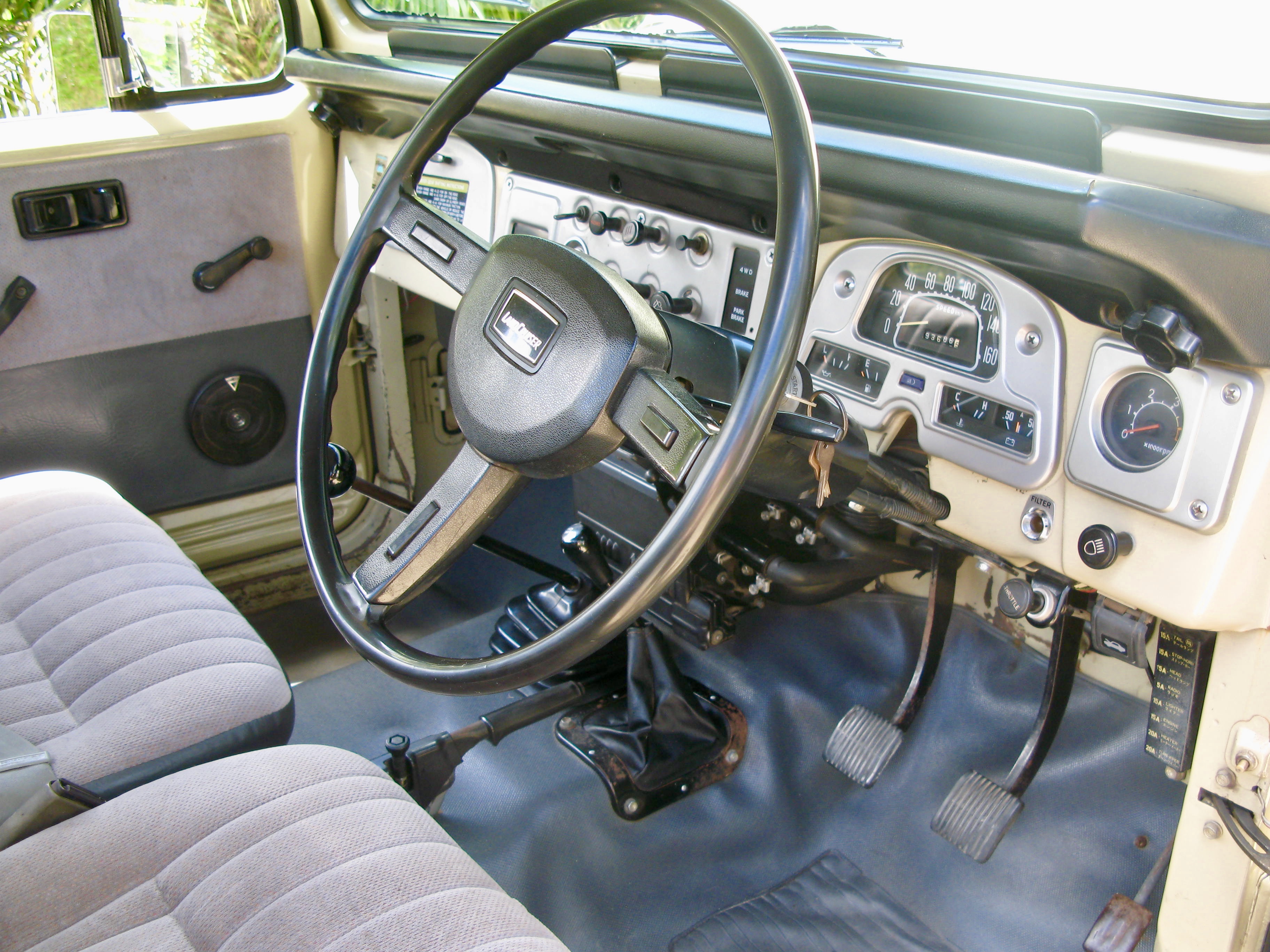 1984 TOYOTA LANDCRUISER HJ45 TRAY BODY