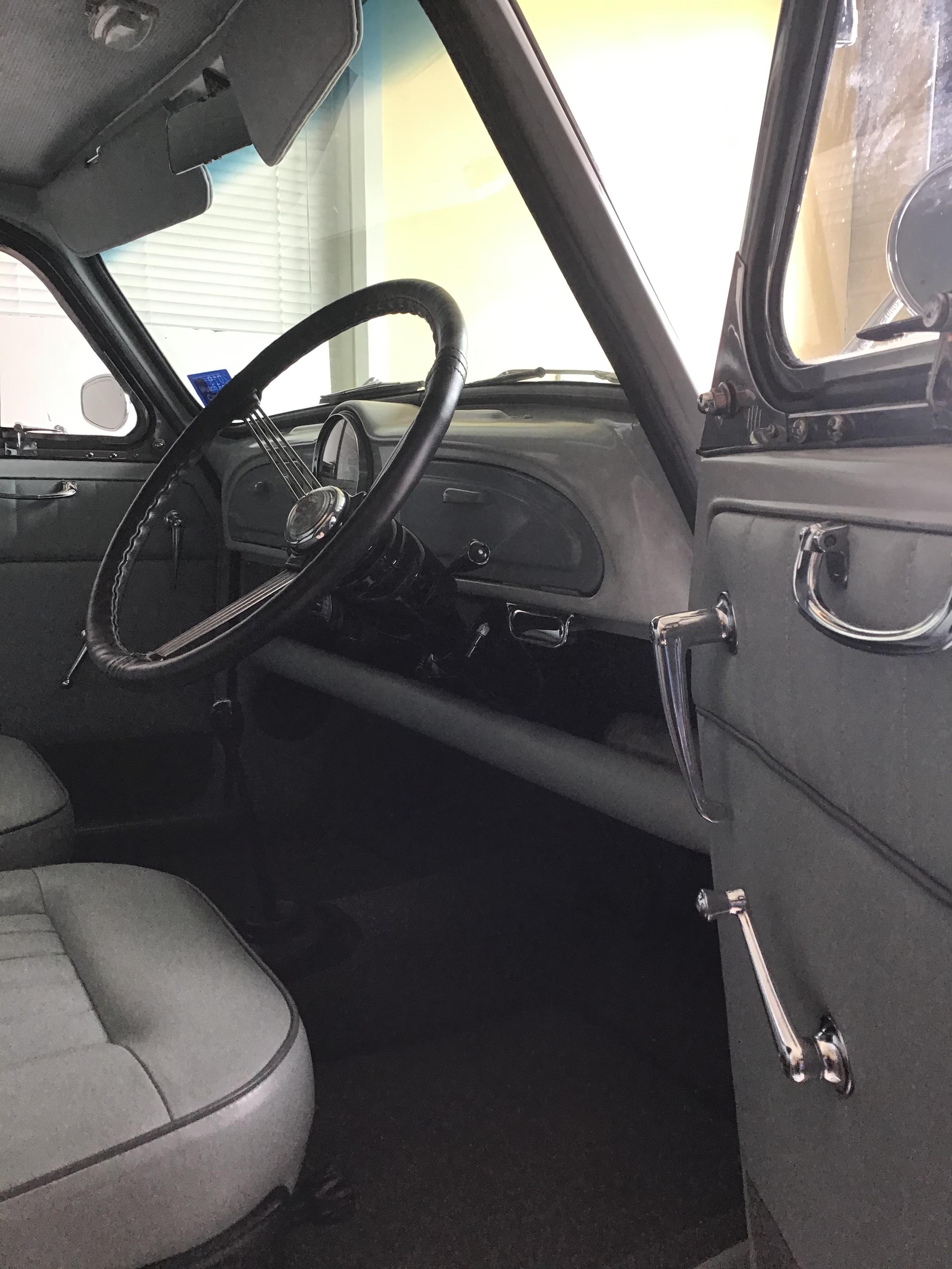 1958 MORRIS MINOR 1000 VAN