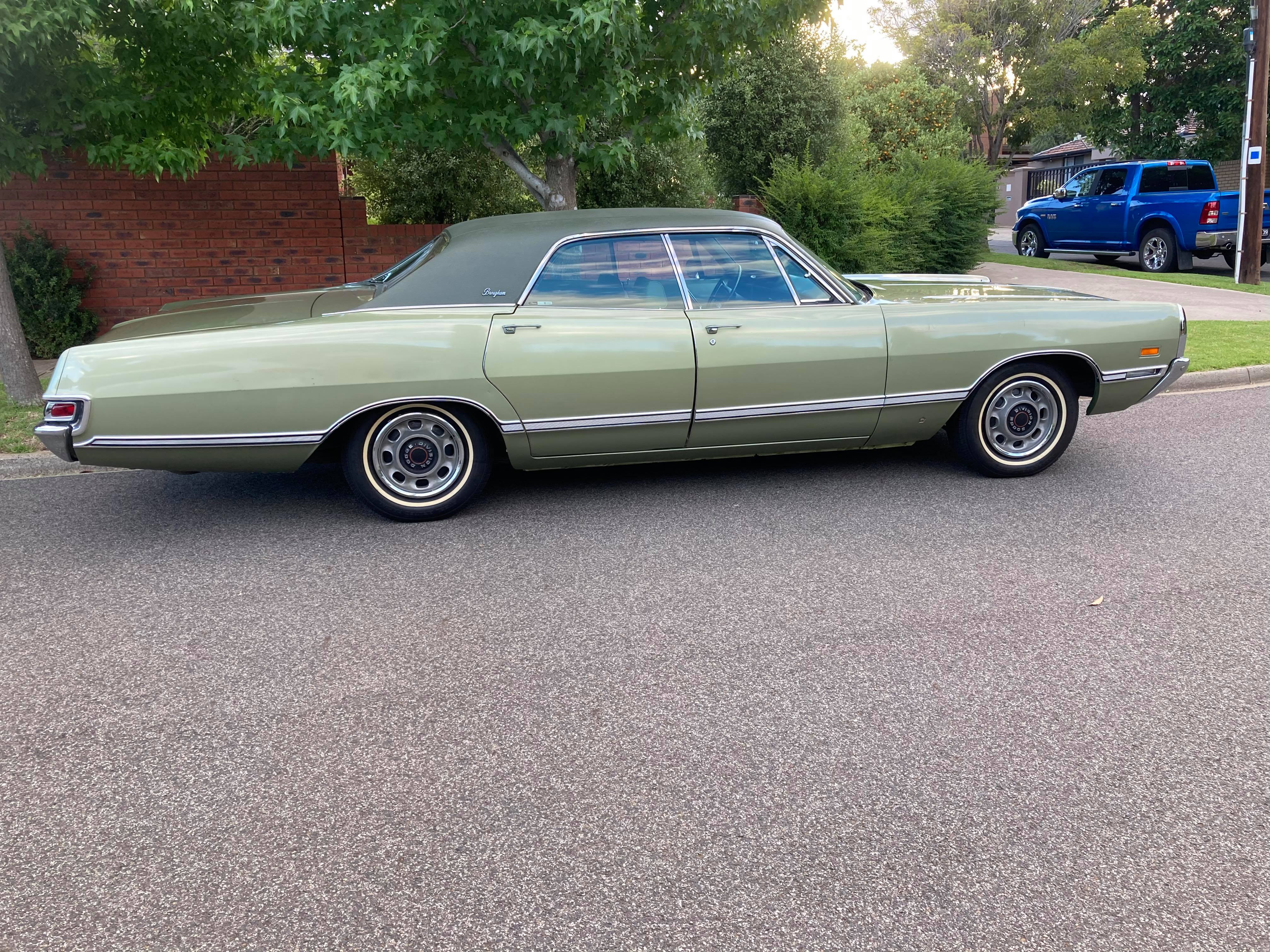 1969 DODGE MONACO BROUGHAM HARDTOP SEDAN 