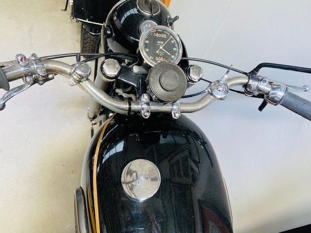 1954 VELOCETTE MAC 350 ROAD