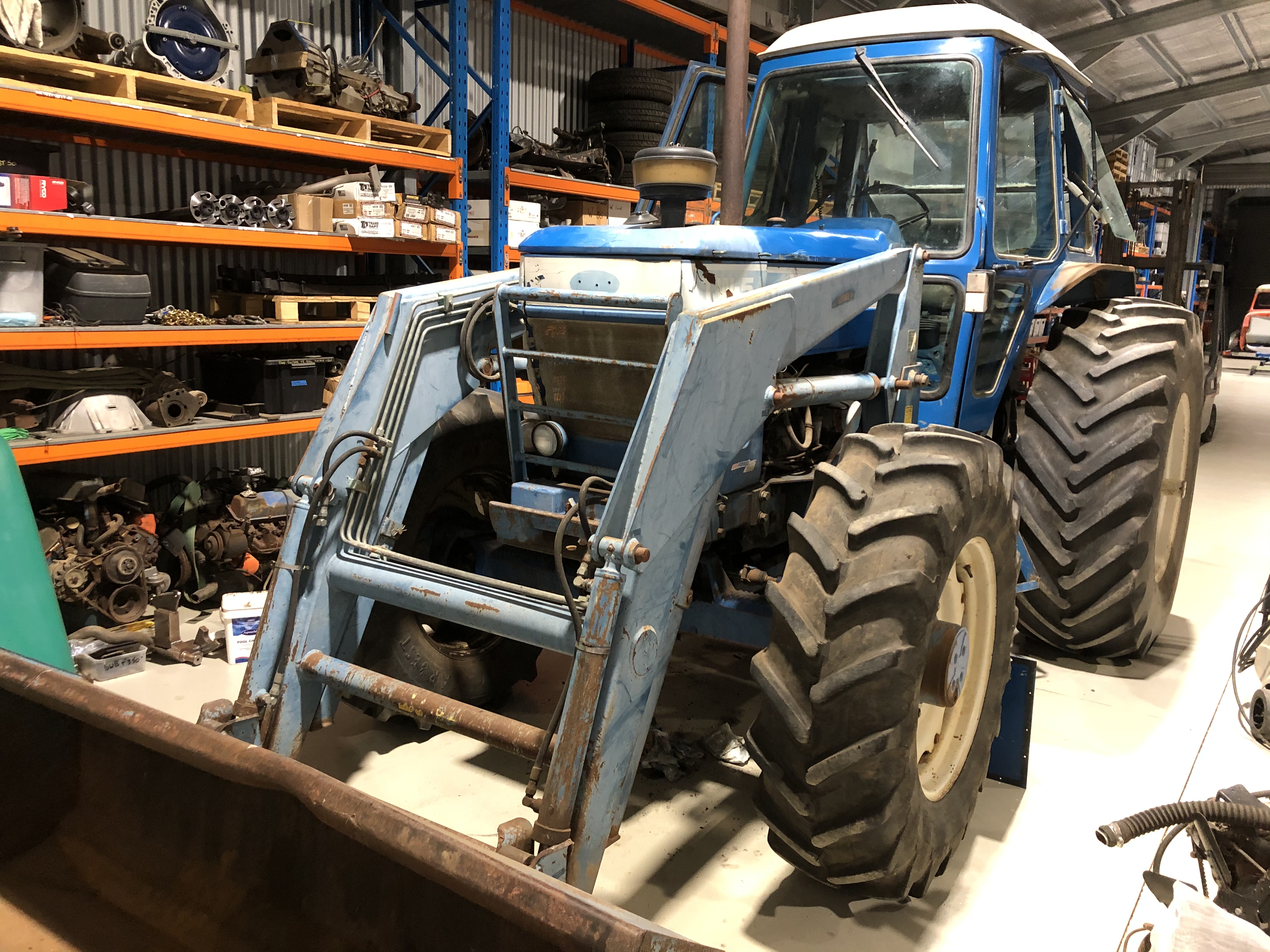 1988 FORD TW5 TRACTOR