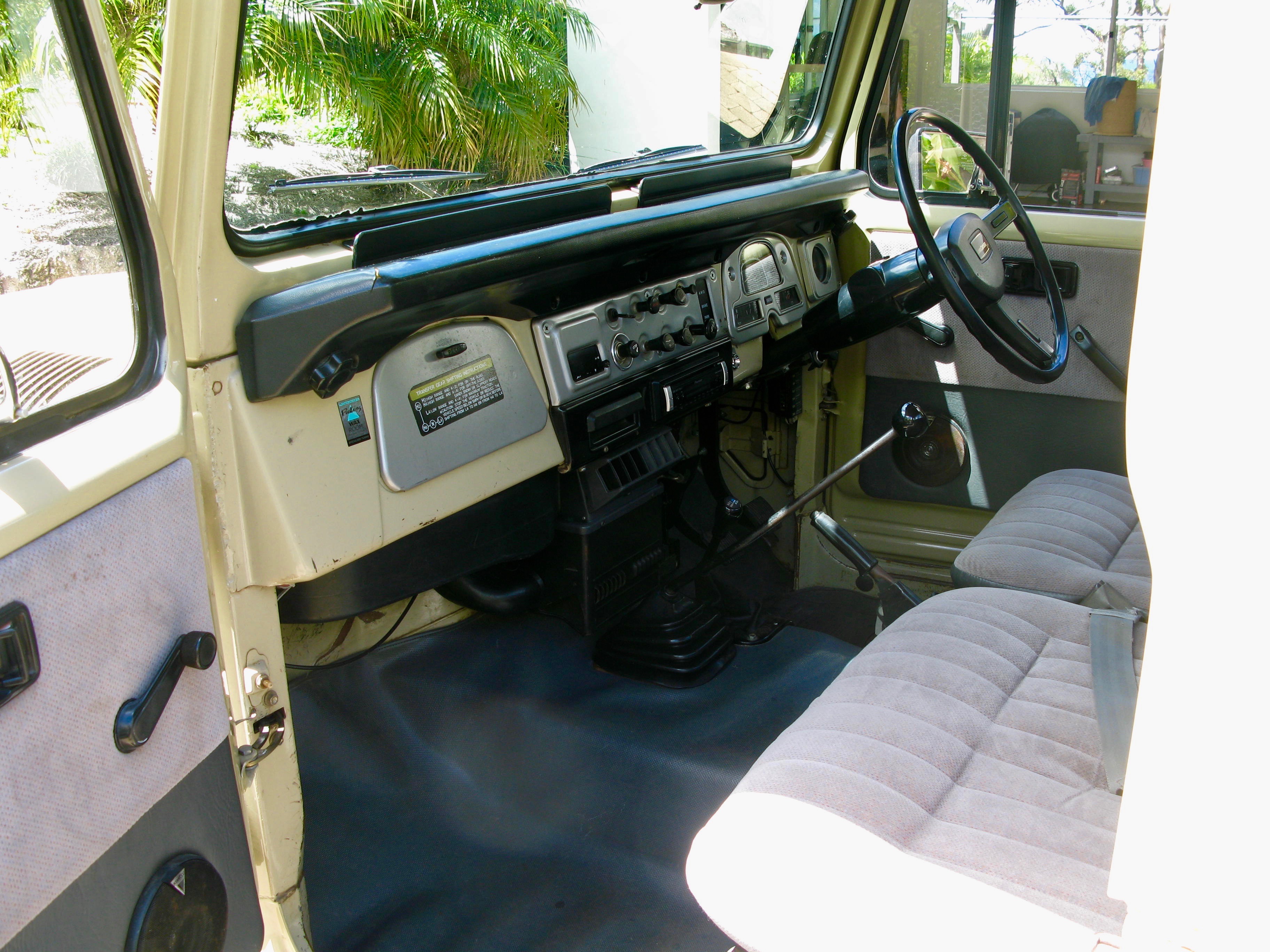 1984 TOYOTA LANDCRUISER HJ45 TRAY BODY