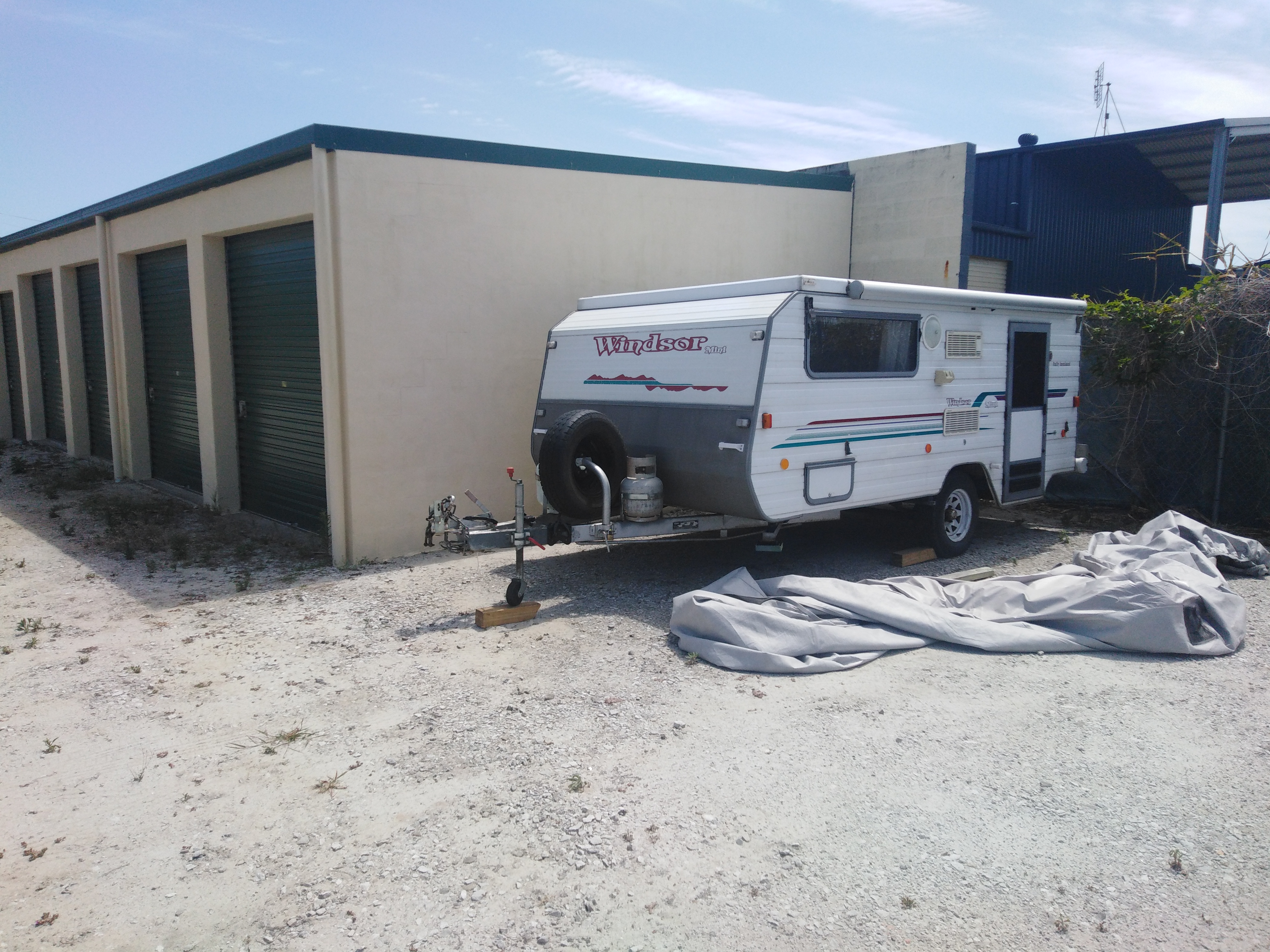 2000 WINDSOR 14FT POP TOP CARAVAN