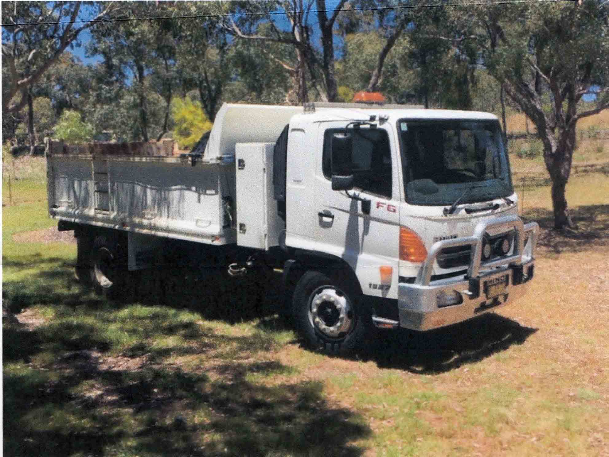 2010 HINO FG 1527 TIPPER