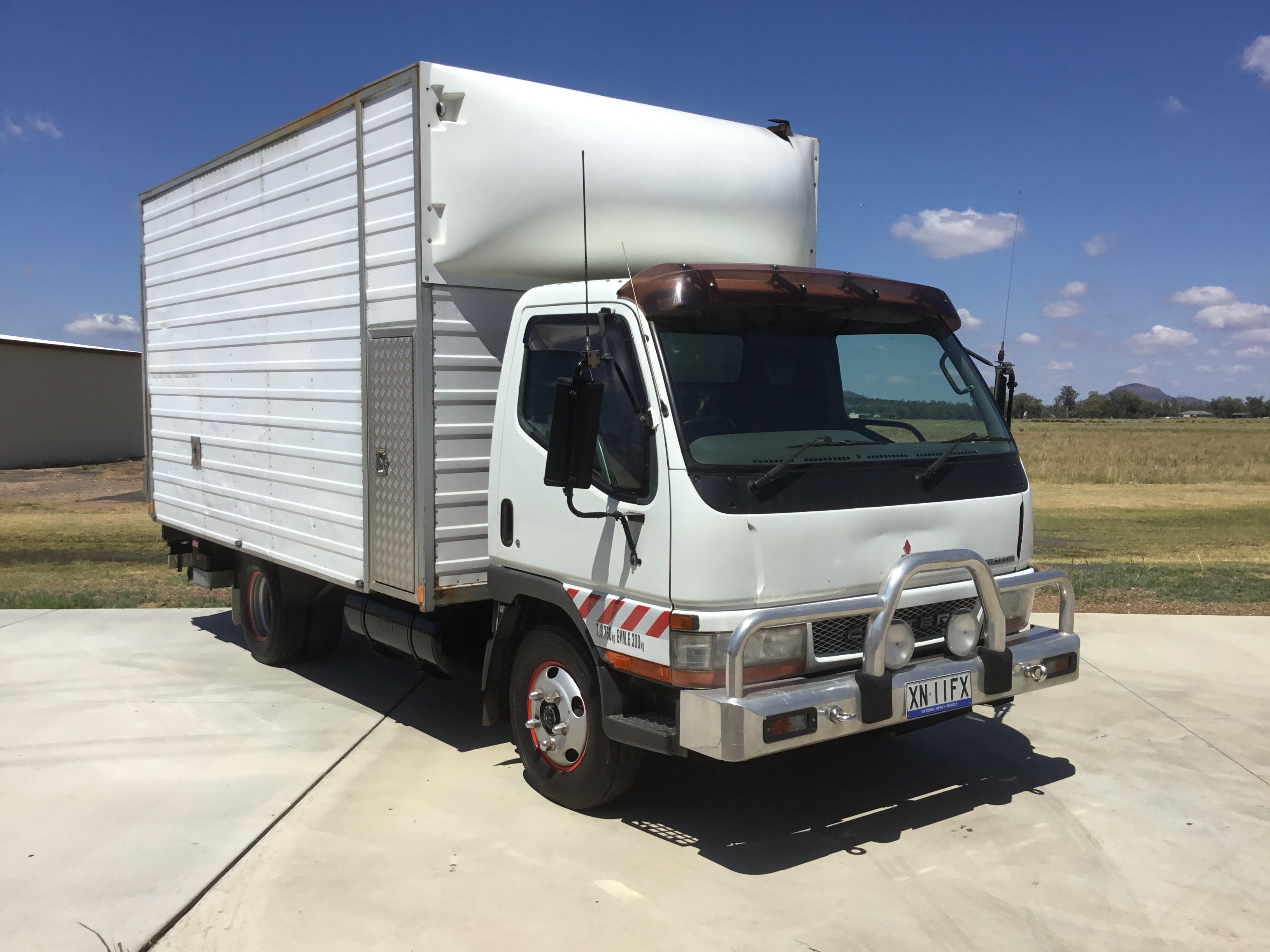 2004 MITSUBISHI FUSO CANTER PANTECH TRUCK