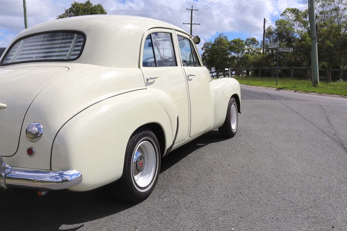 1948 HOLDEN 48-215 FX SEDAN