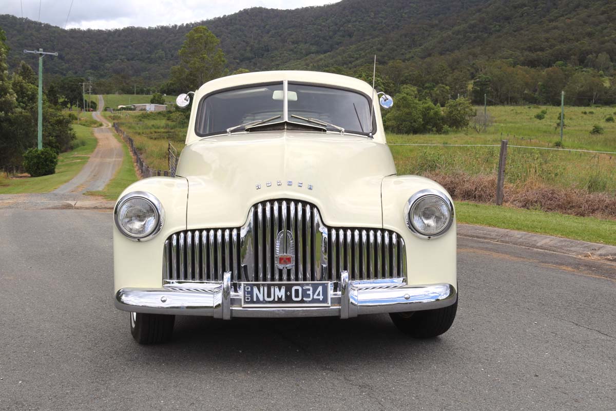 1948 HOLDEN 48-215 FX SEDAN