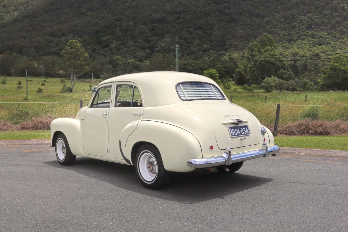 1948 HOLDEN 48-215 FX SEDAN