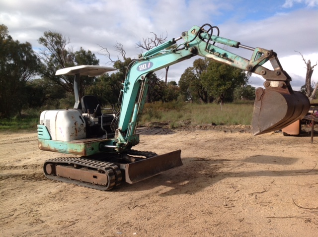 IHI 32J Excavator