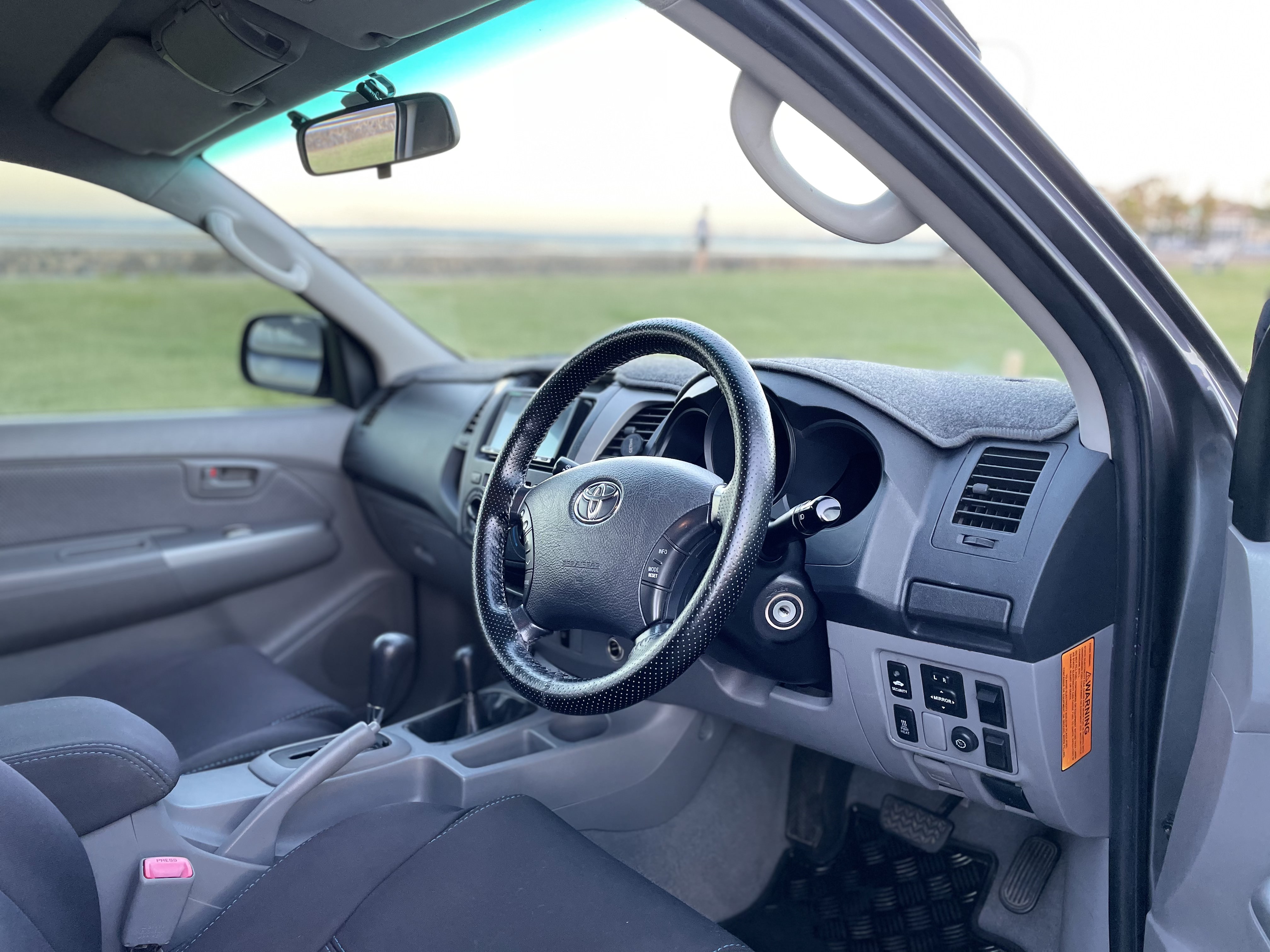 2010 TOYOTA HILUX KUN26R 09 UPGRADE SR5 (4x4) 4 SP AUTOMATIC DUAL CAB P/UP