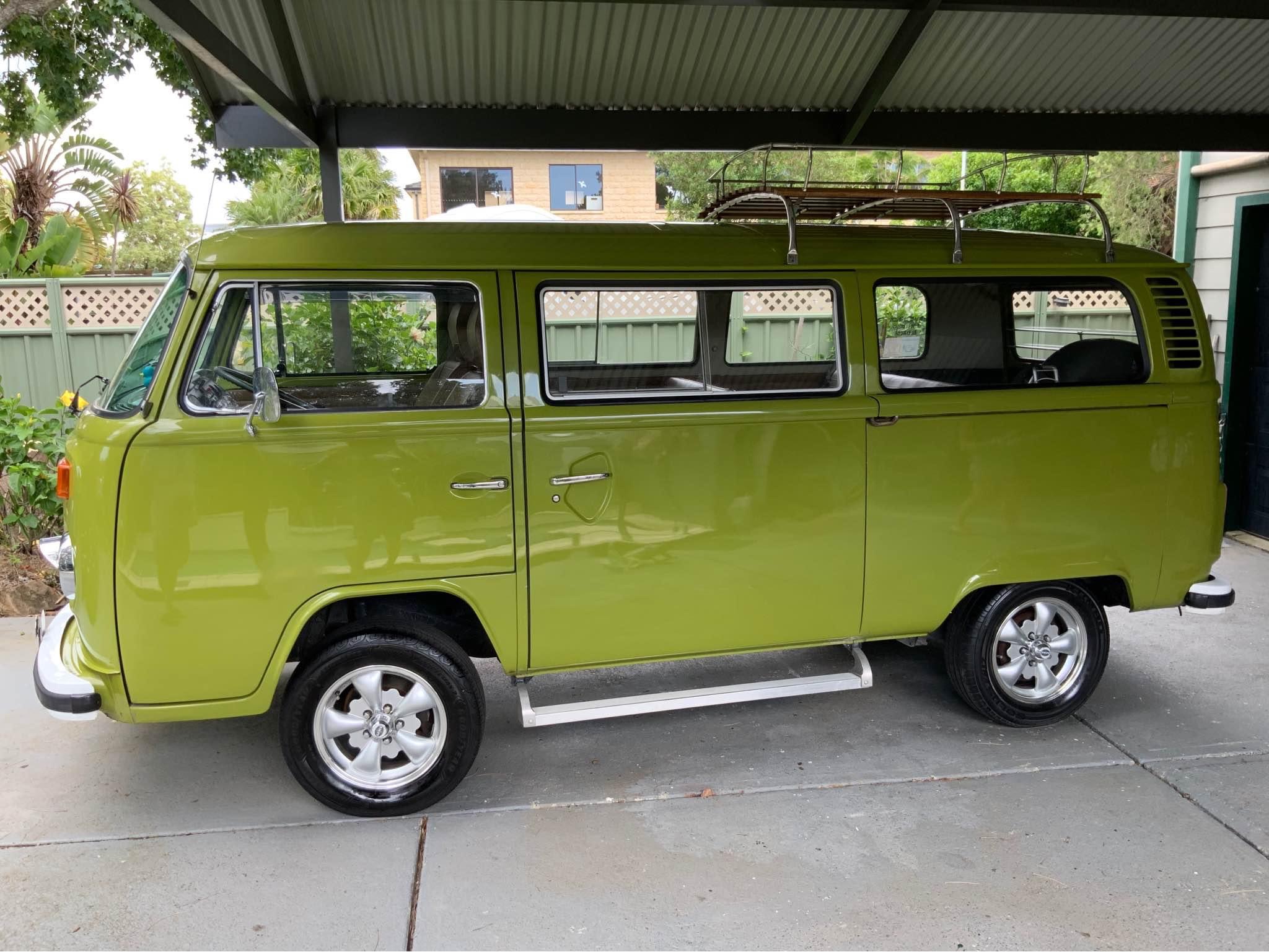 1975 VOLKSWAGEN KOMBI VAN
