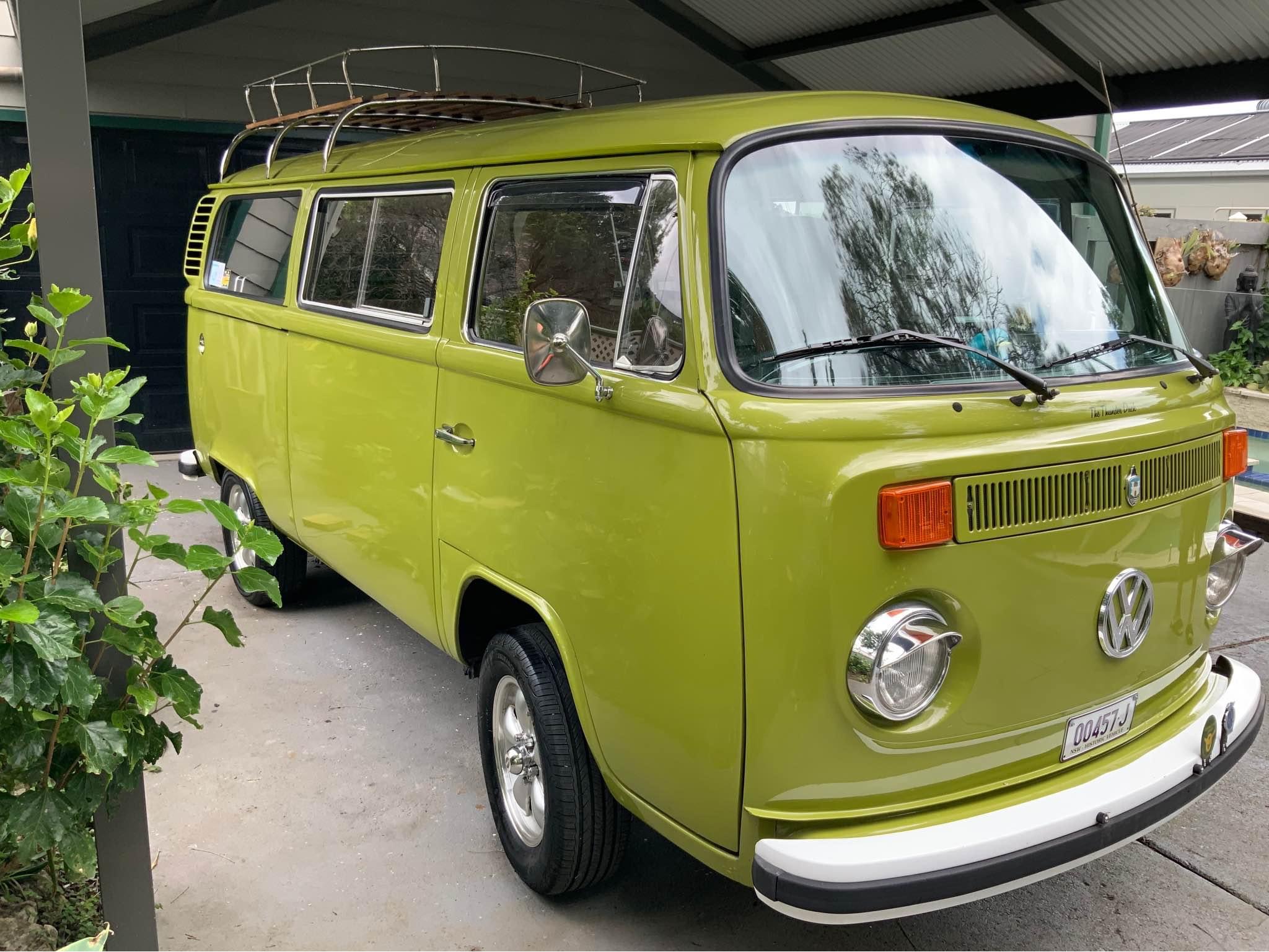 1975 VOLKSWAGEN KOMBI VAN