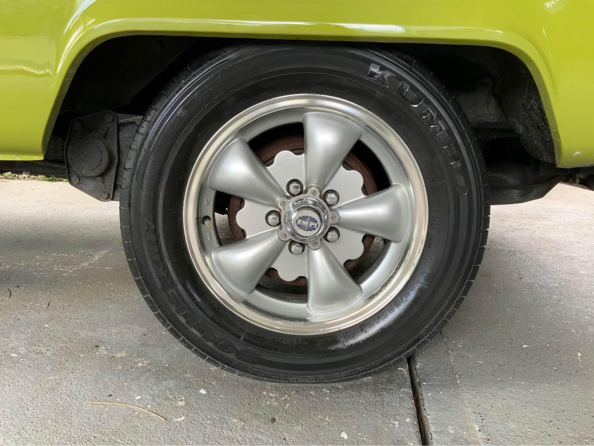 1975 VOLKSWAGEN KOMBI VAN