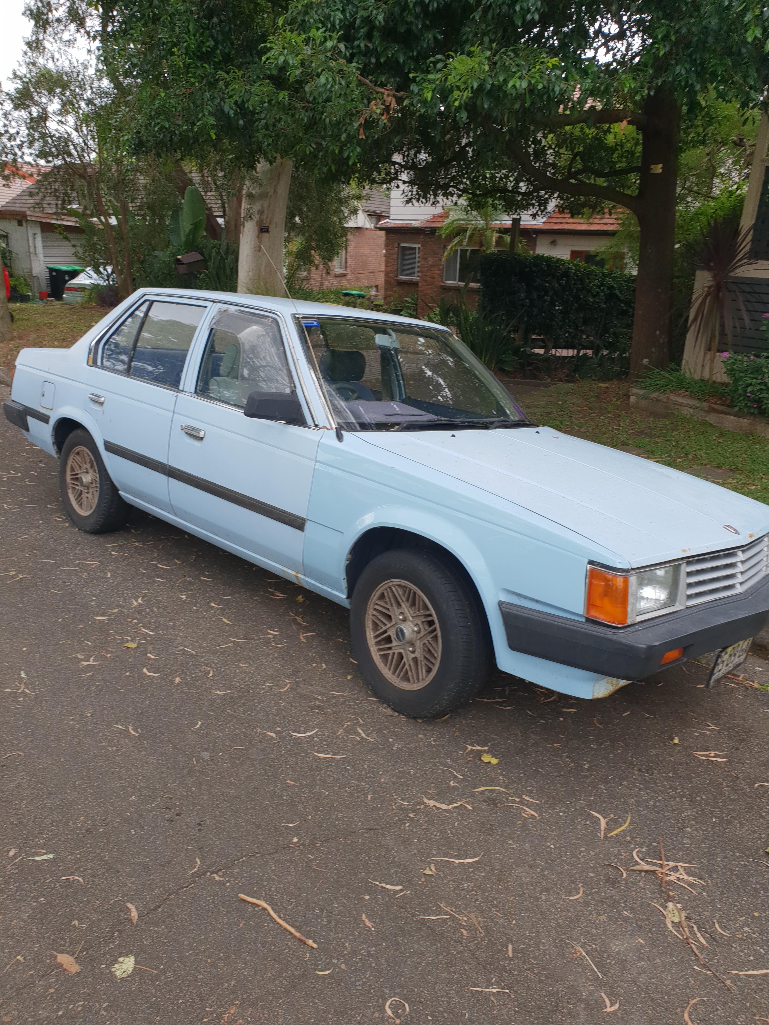 1985 TOYOTA CORONA S SEDAN