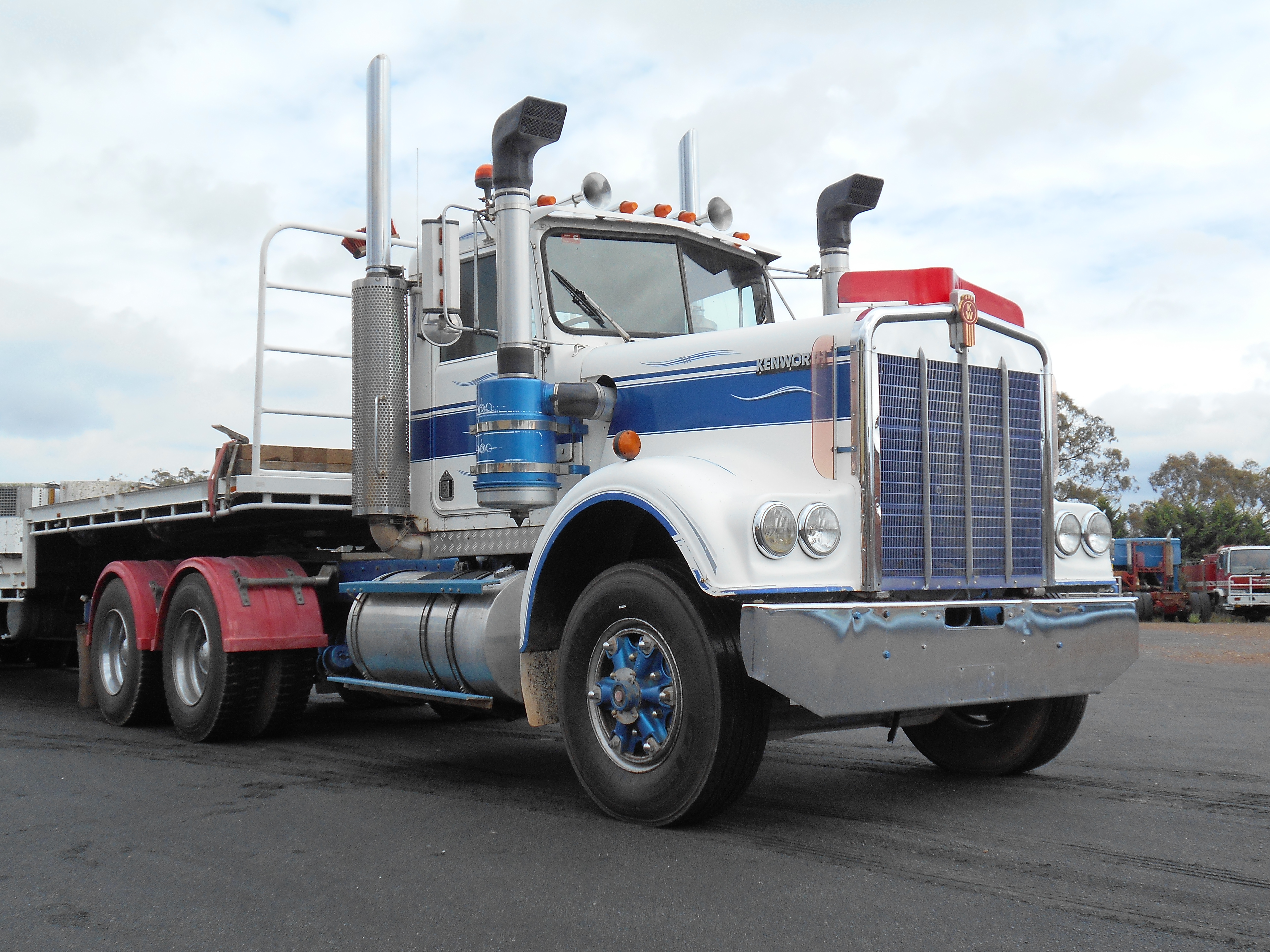 1985 KENWORTH K100E (6x4) 10 SP MANUAL C/CHAS 