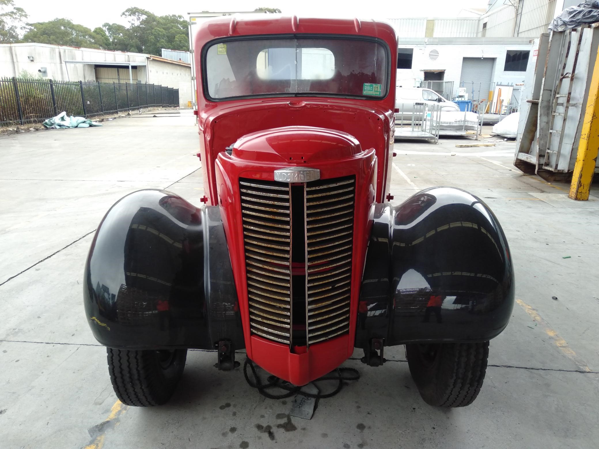 1937 OLDSMOBILE TRUCK