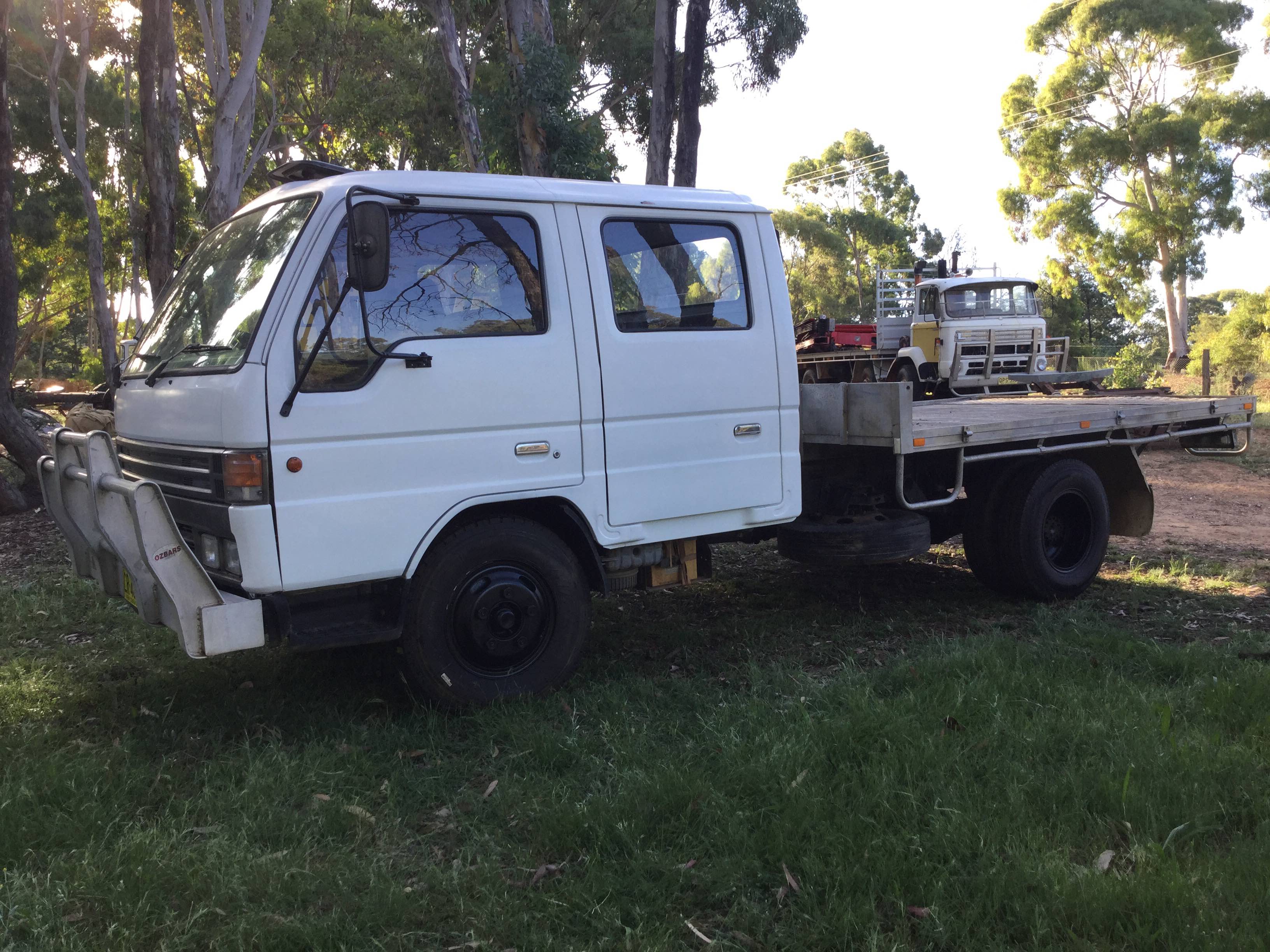 1992 FORD TRADER DUAL CAB TRUCK
