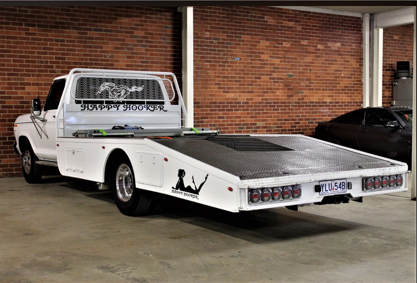 1980 FORD F350 BANANA BACK TOW TRUCK 