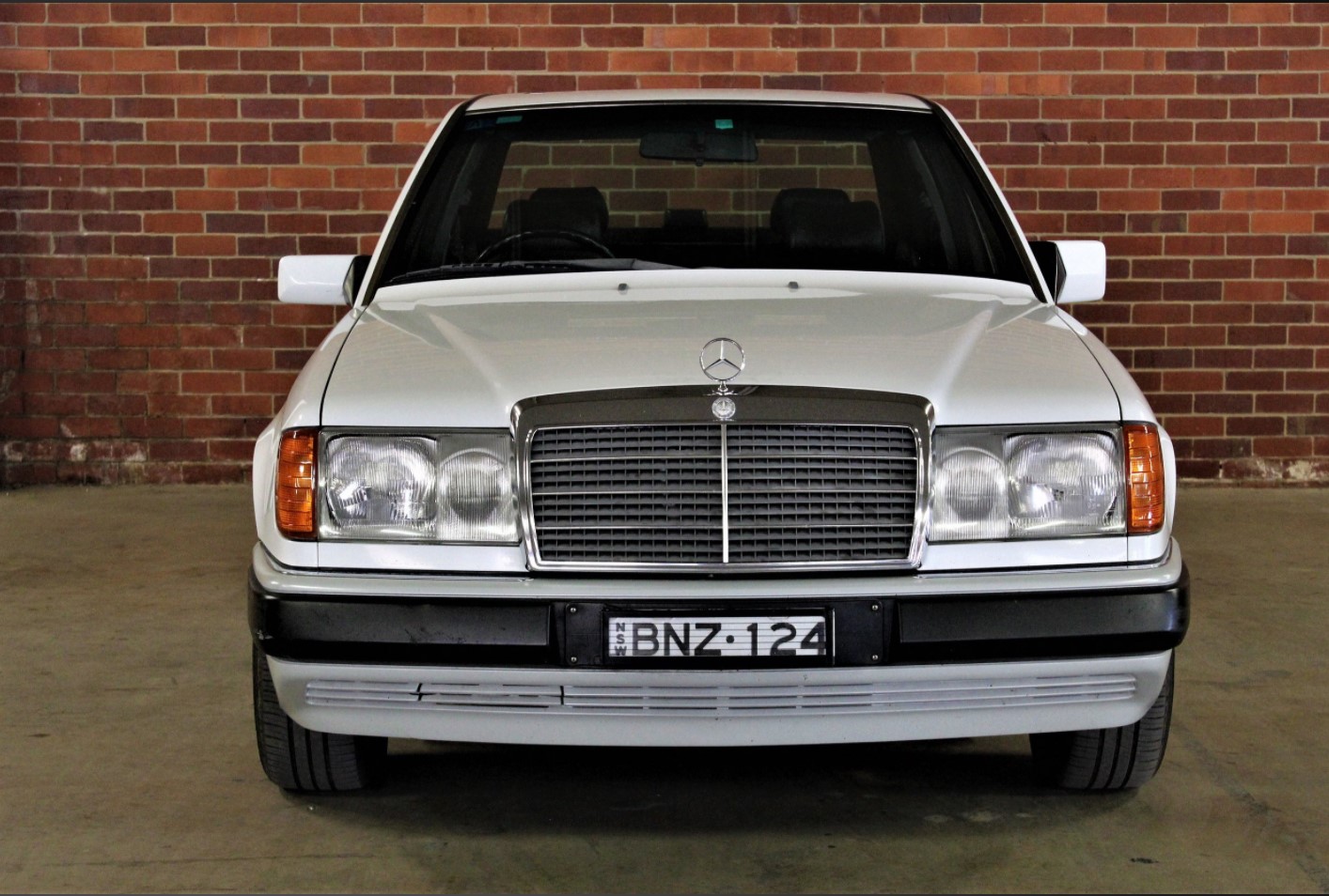 1990 MERCEDES-BENZ 300E 24V W124 4D SEDAN 