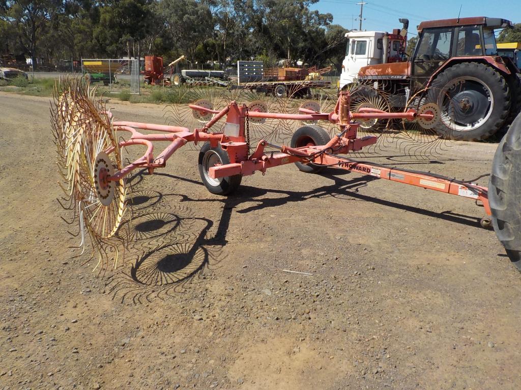 Howard V10 Hay Rake