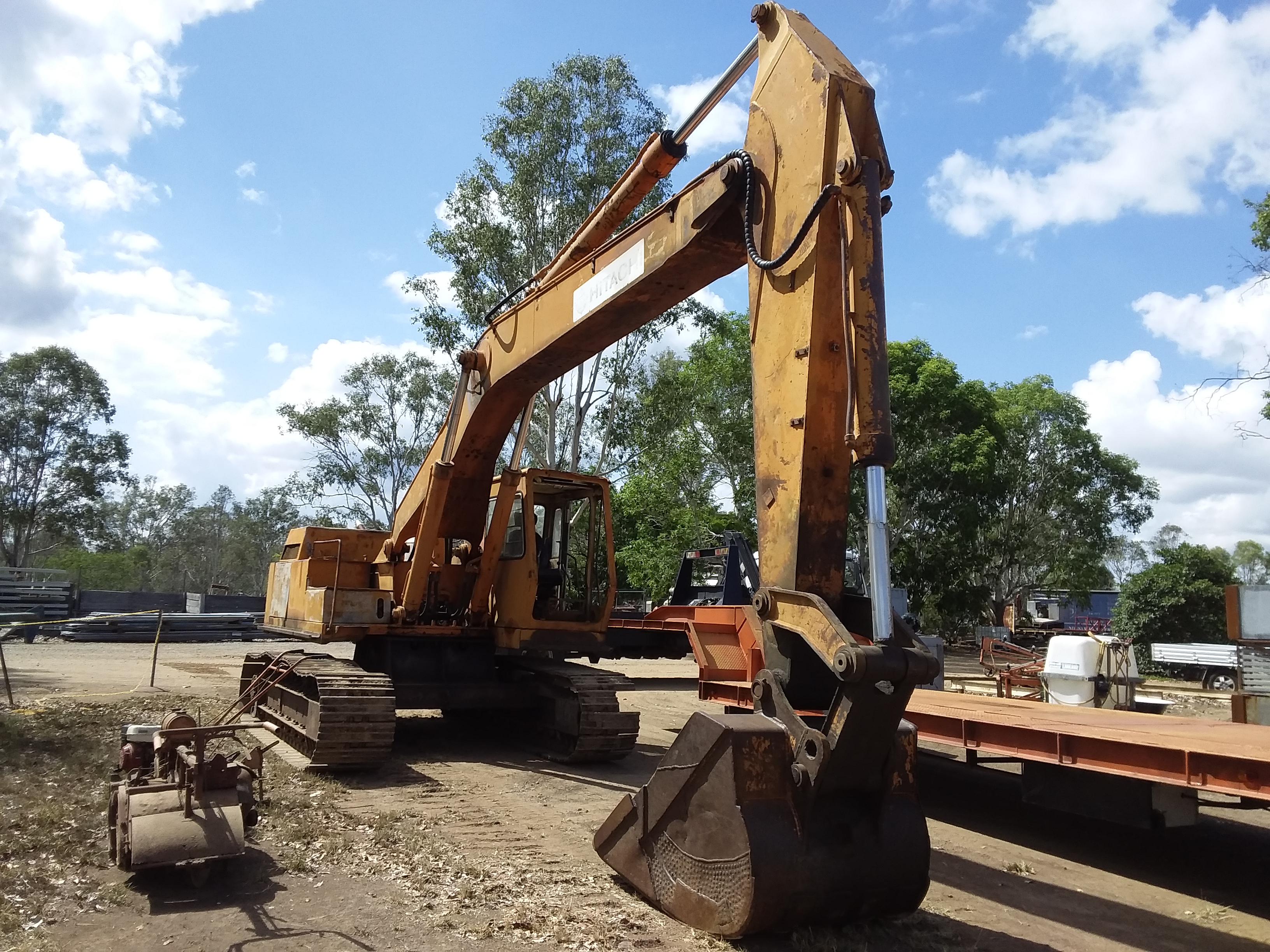 HITACHI UH101 20 TON EXCAVATOR