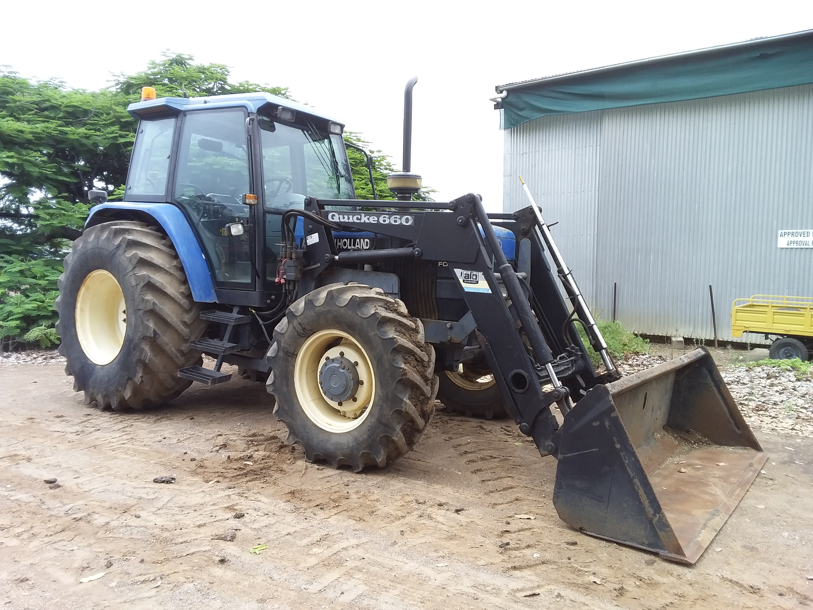 FORD 8240 CAB TRACTOR