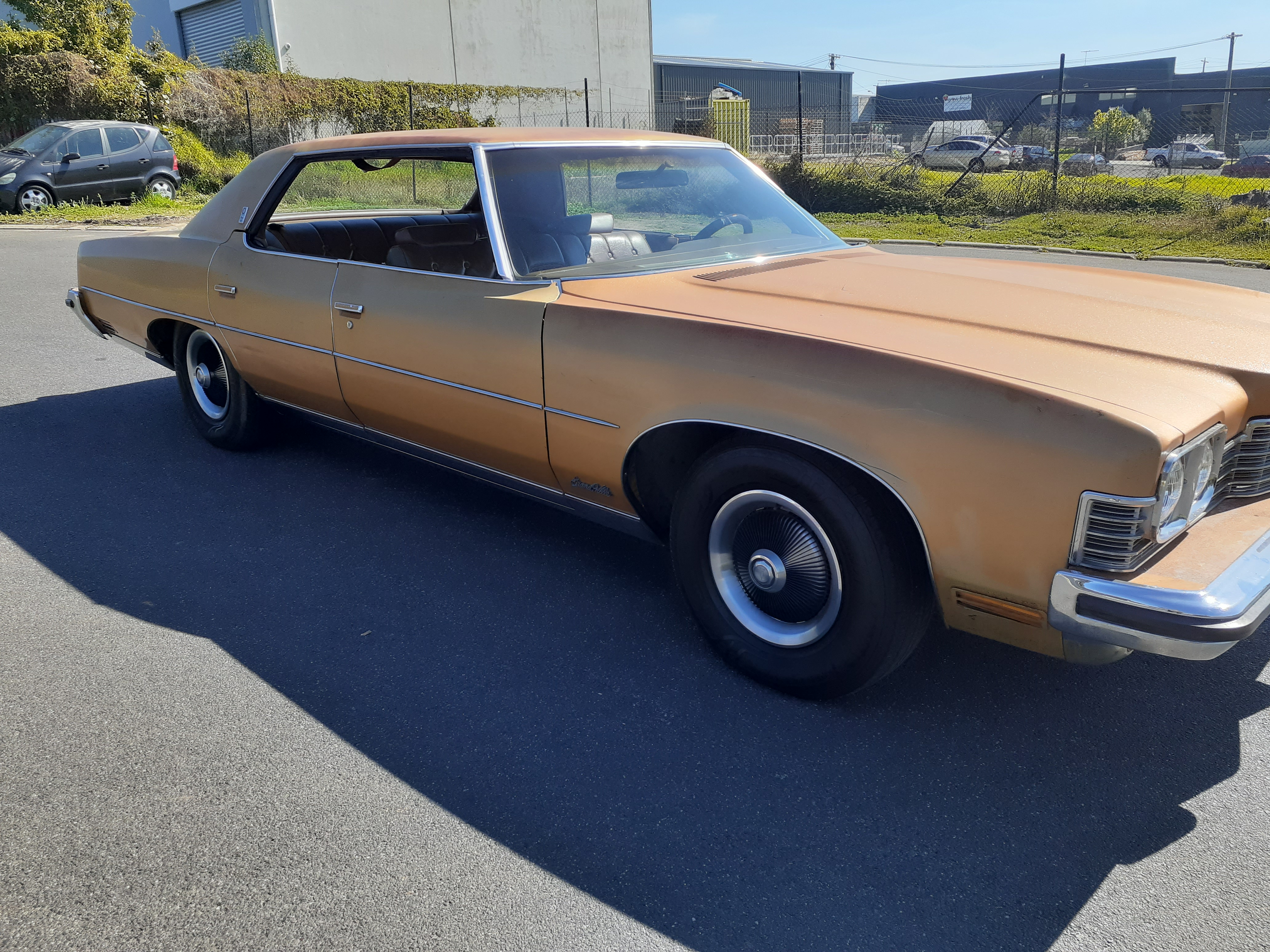 1973 PONTIAC GRANDVILLE SEDAN