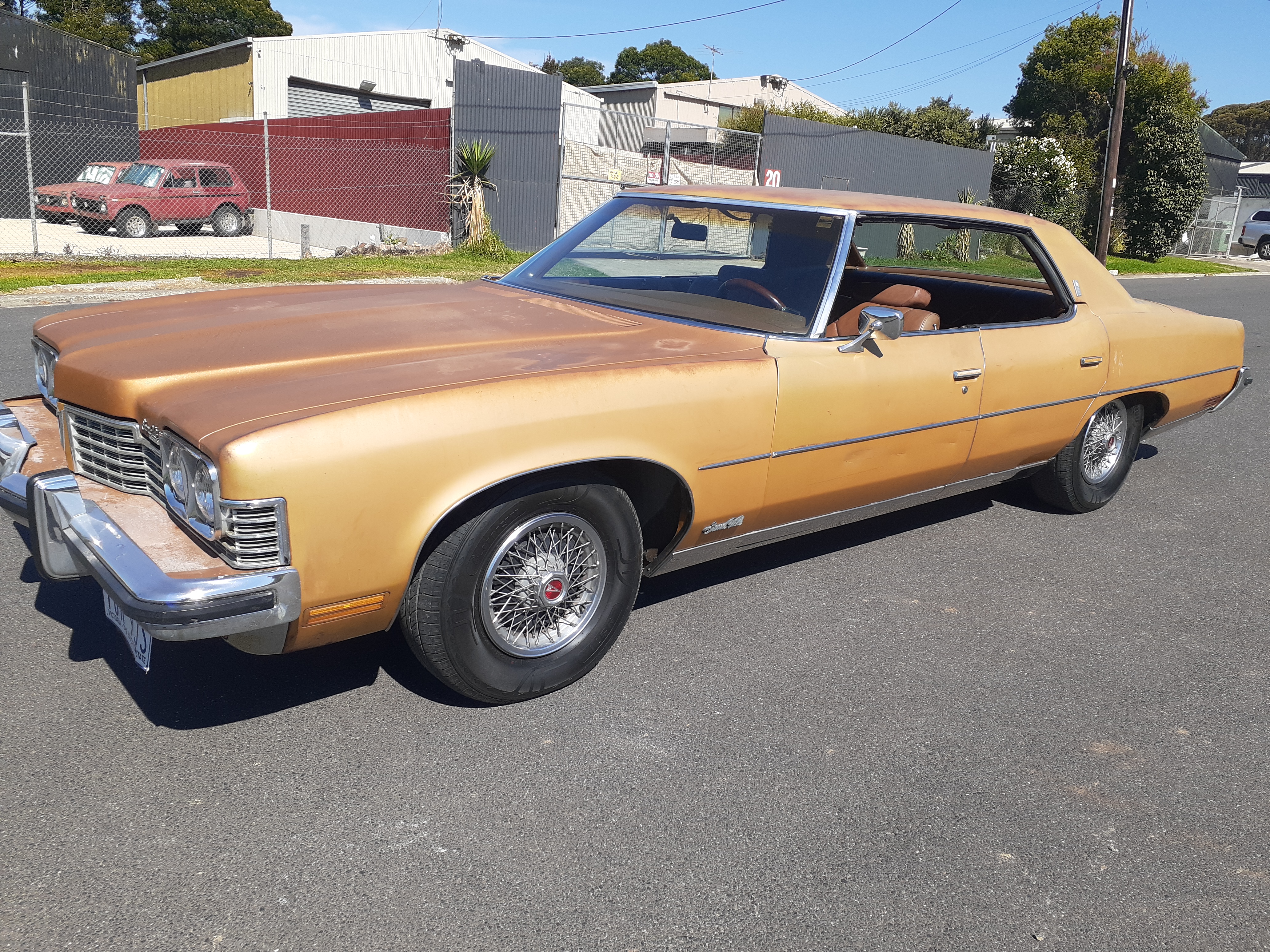 1973 PONTIAC GRANDVILLE SEDAN