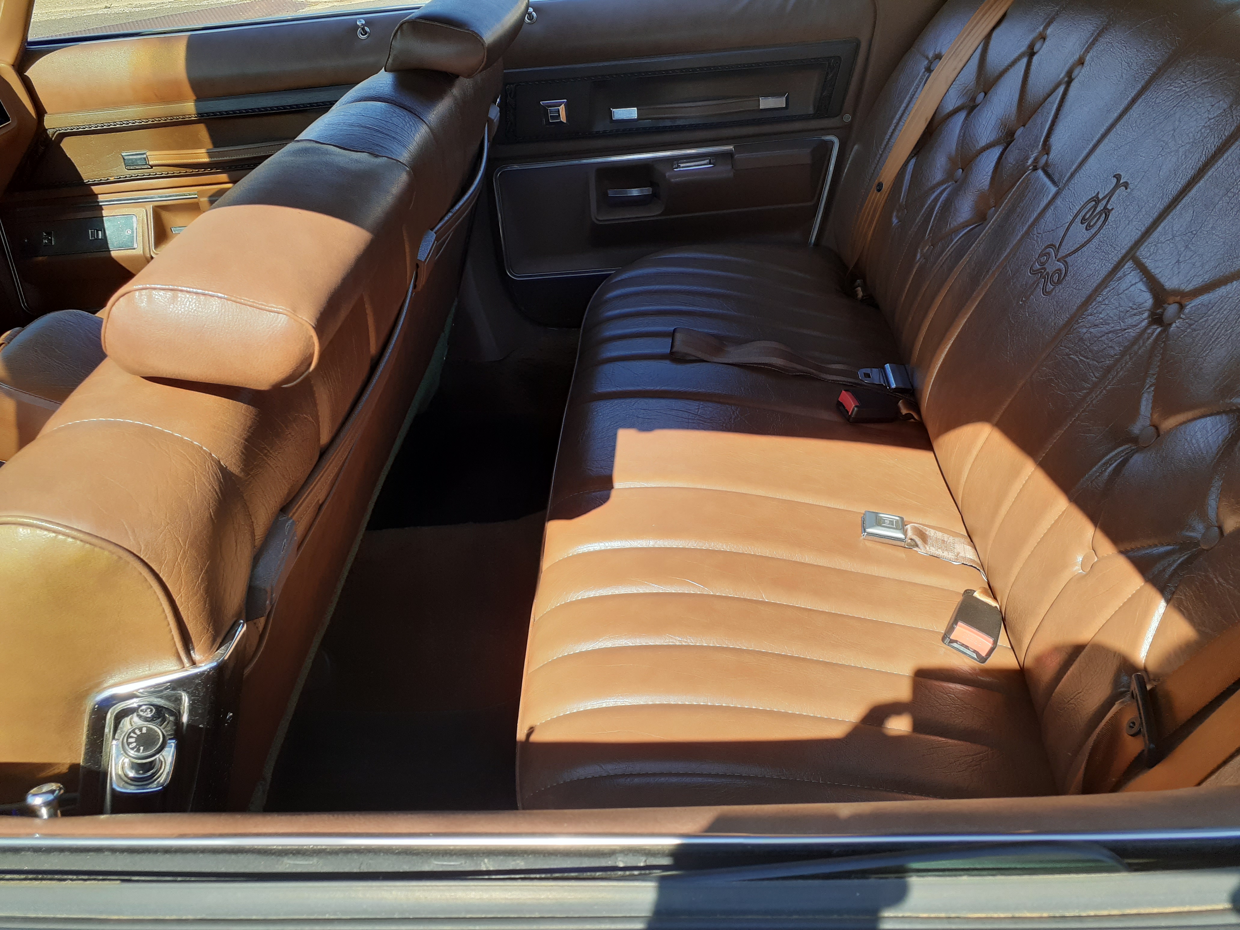 1973 PONTIAC GRANDVILLE SEDAN